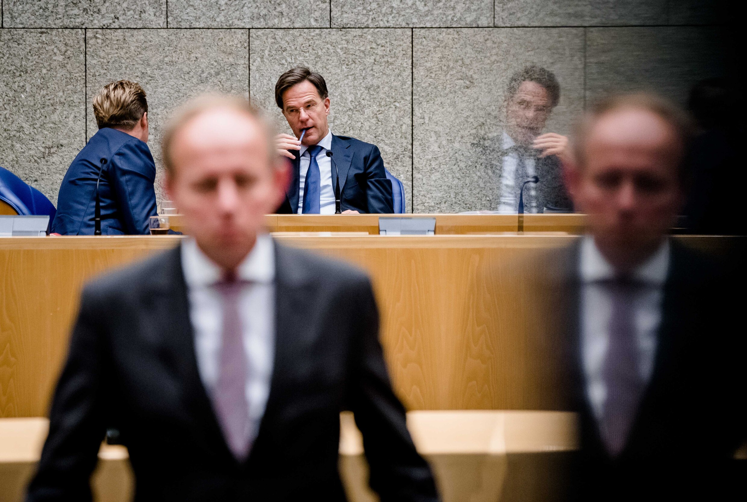 Een nieuw EU migratiepact felle kritiek op premier Rutte en Luis Suárez fraudeert bij taaltoets