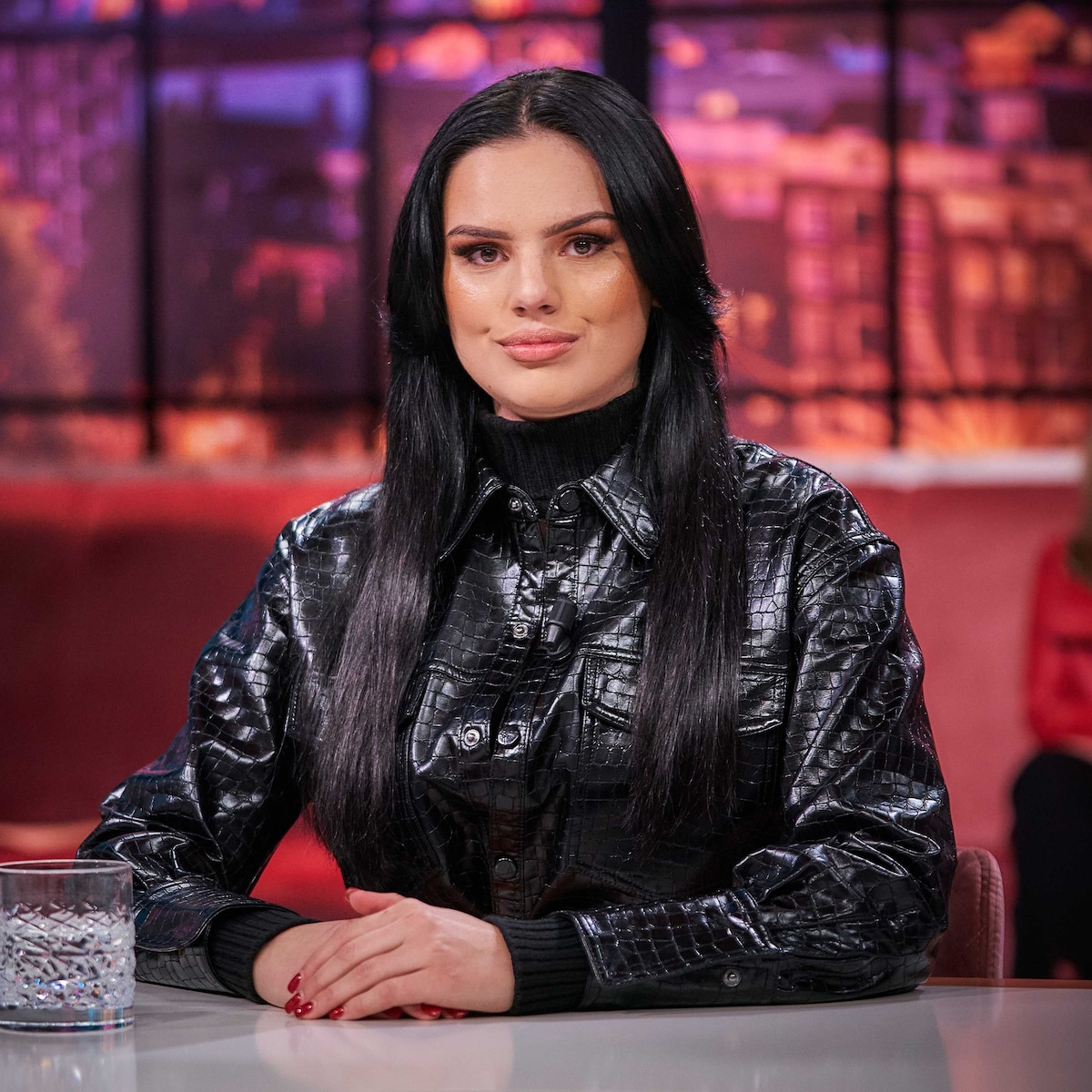 Of Famke Louise nu wel of niet meedoet, iedereen had in 2020 een mening  over haar | de Volkskrant