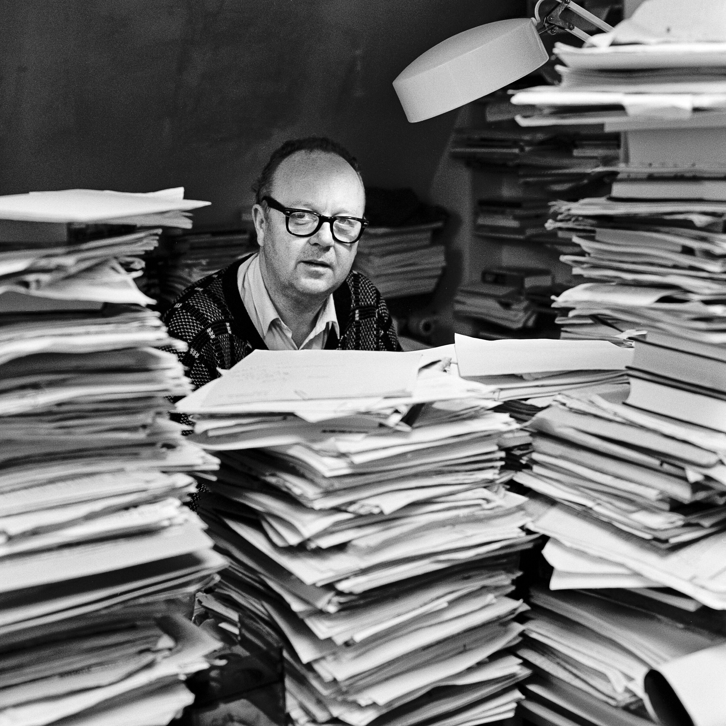Martin Ros (1937-2020): onstuitbaar enthousiaste leeswolf | de Volkskrant