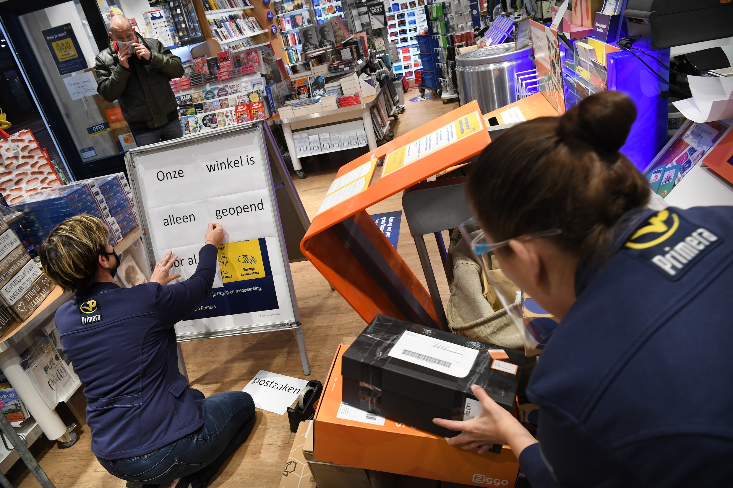 Pakketservice PostNL blijft groeien, bedrijf investeert komende drie ...