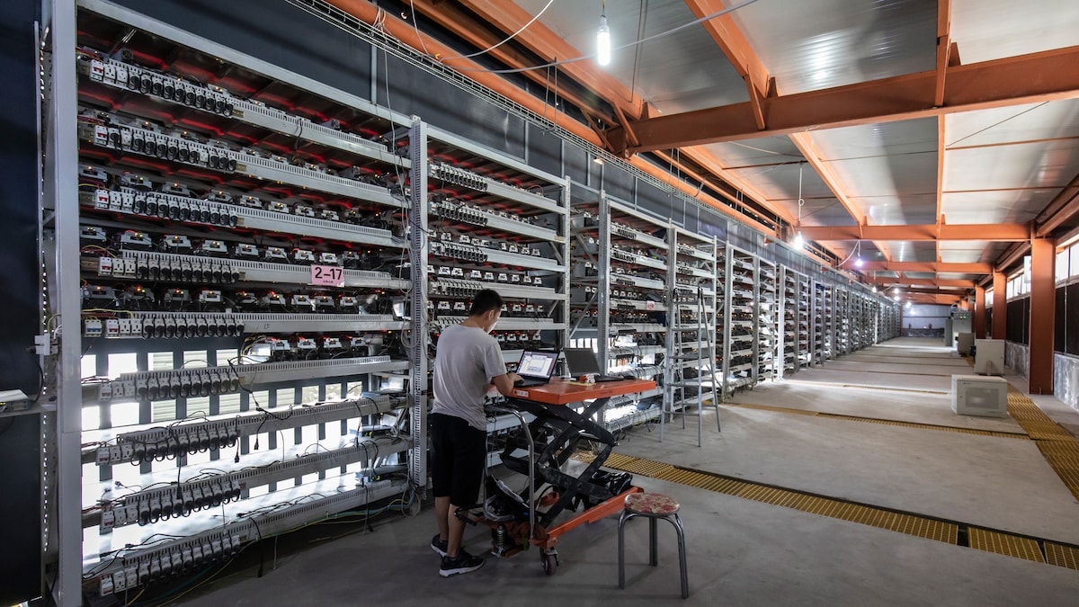 Chinese overheid blokkeert accounts over cryptomunten en lanceert eigen  digitale yuan | de Volkskrant