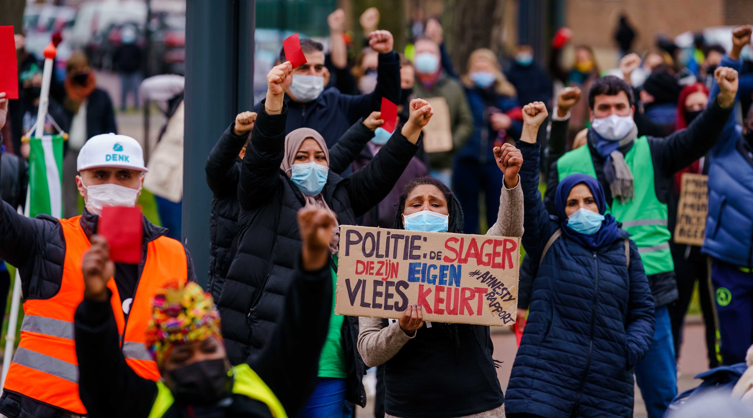 Politie Gaat Racisme Binnen Korps Strenger Aanpakken: ‘Kijk Niet Weg ...