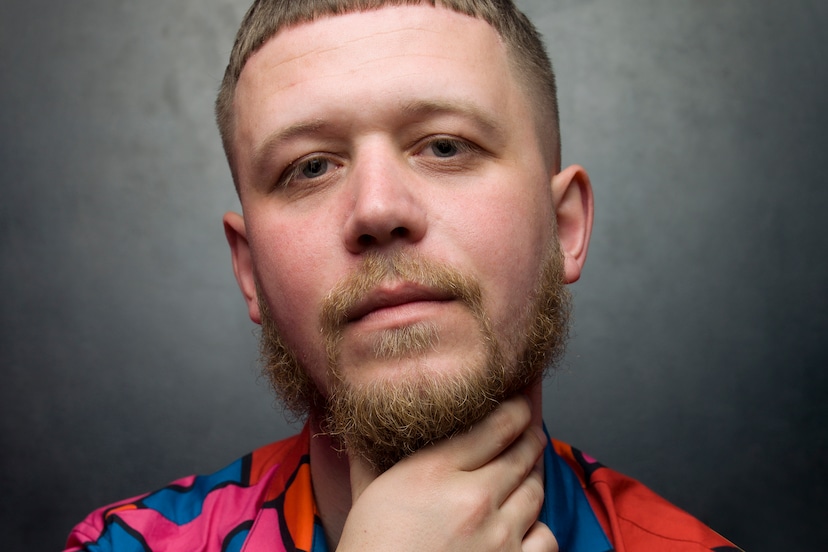 Gaat er een beat aan, dan gaat Cor aan, want het gaat dik met rapper ...