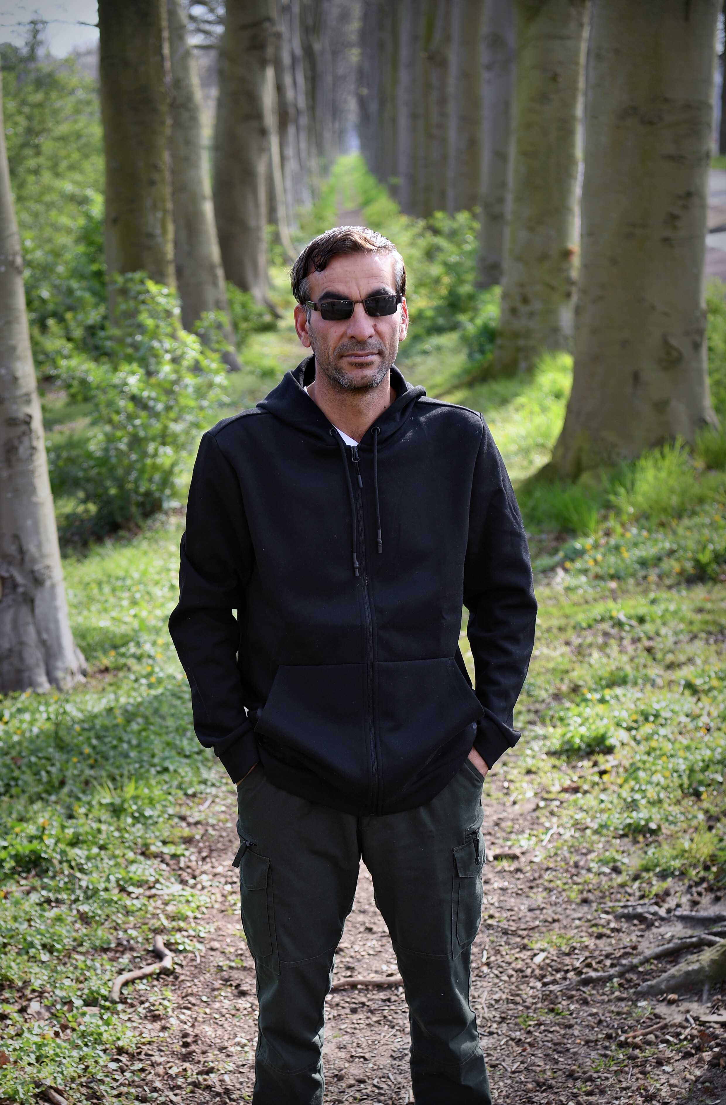 Barigul, een Afghaanse tolk die kort geleden nog ondergedoken zat in door de Taliban heroverd gebied.