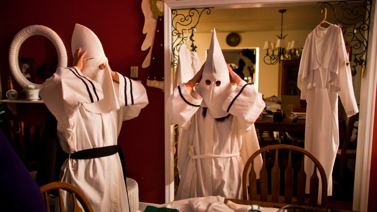 KKK demonstreert in South Carolina voor zuidelijke vlag | de