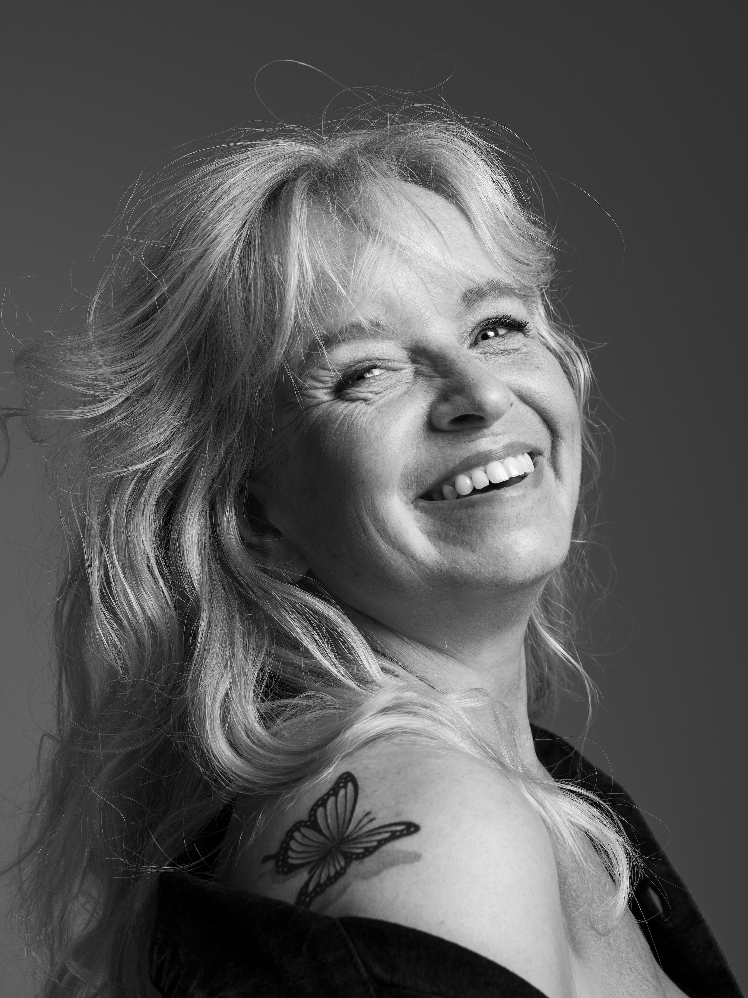 ‘De lach krijg ik niet van mijn gezicht’, toeslagengedupeerde Kristie ...