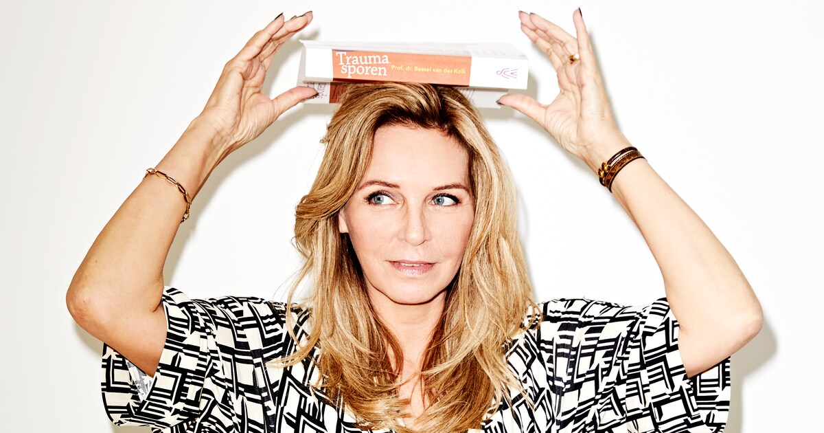 Esther Verhoef leest deze zomer over trauma’s: nuttig voor haar ...