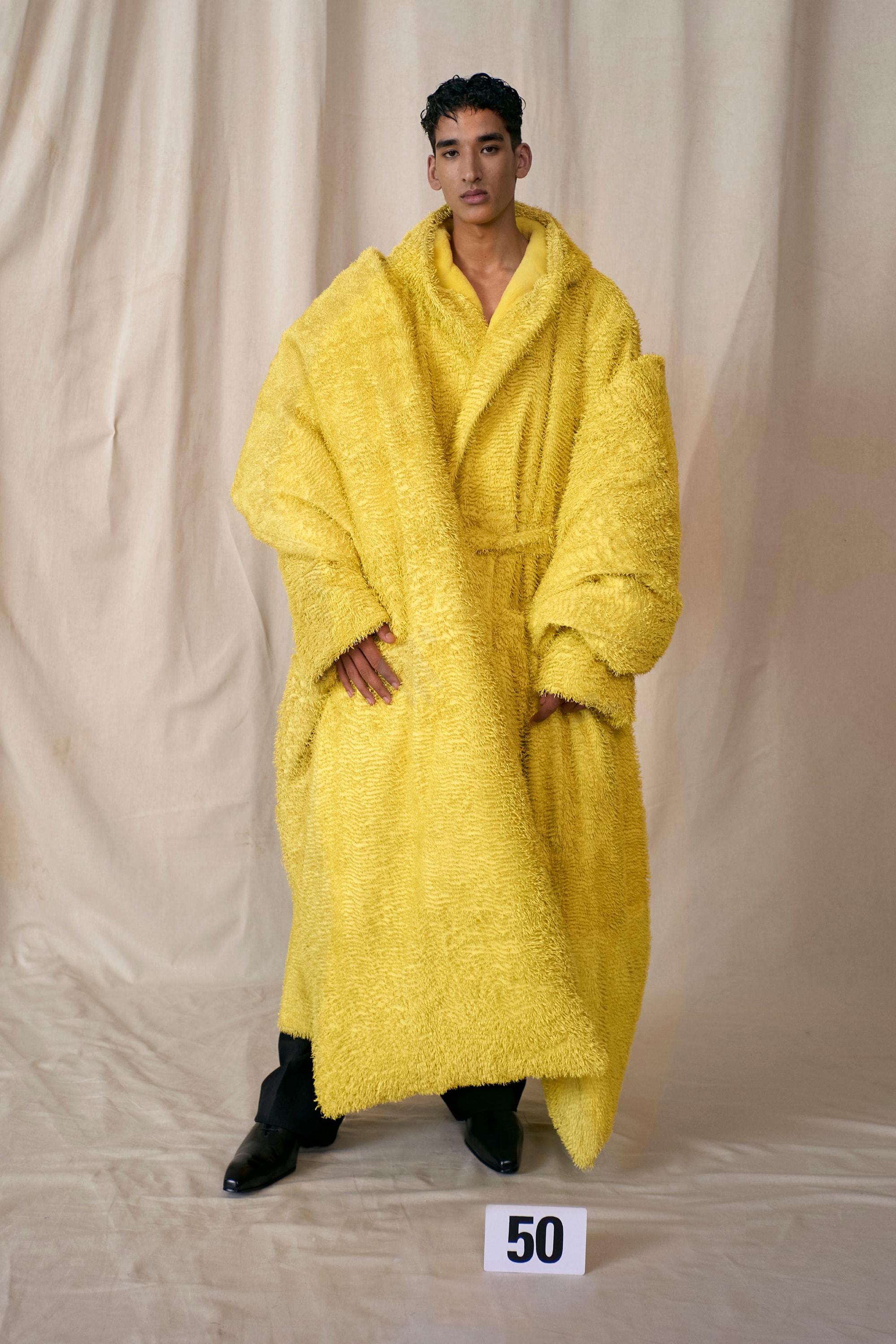 Mondkapje balenciaga sales