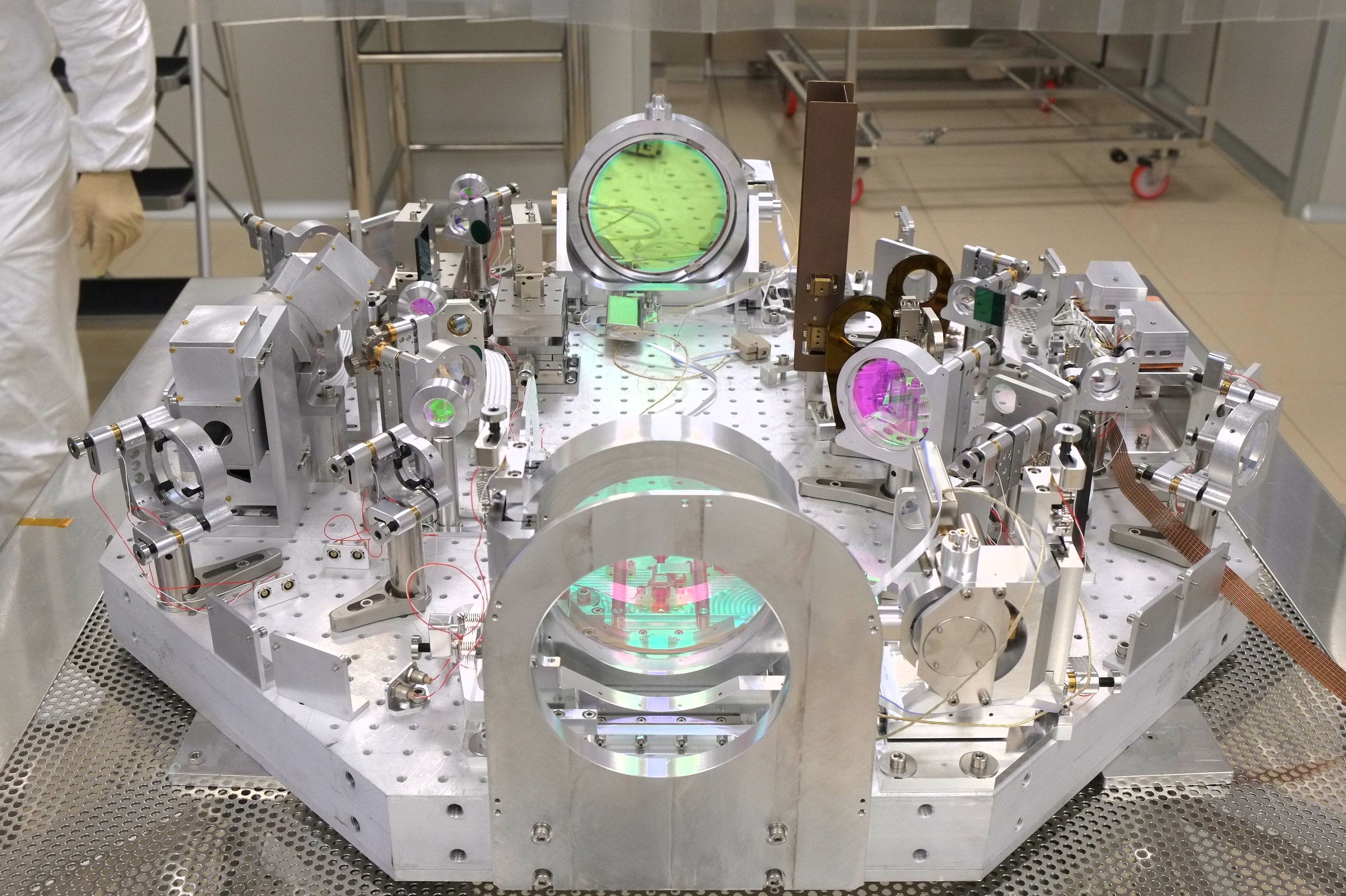 Apparatuur in de Virgo-zwaartekrachtgolfdetector in Italië.