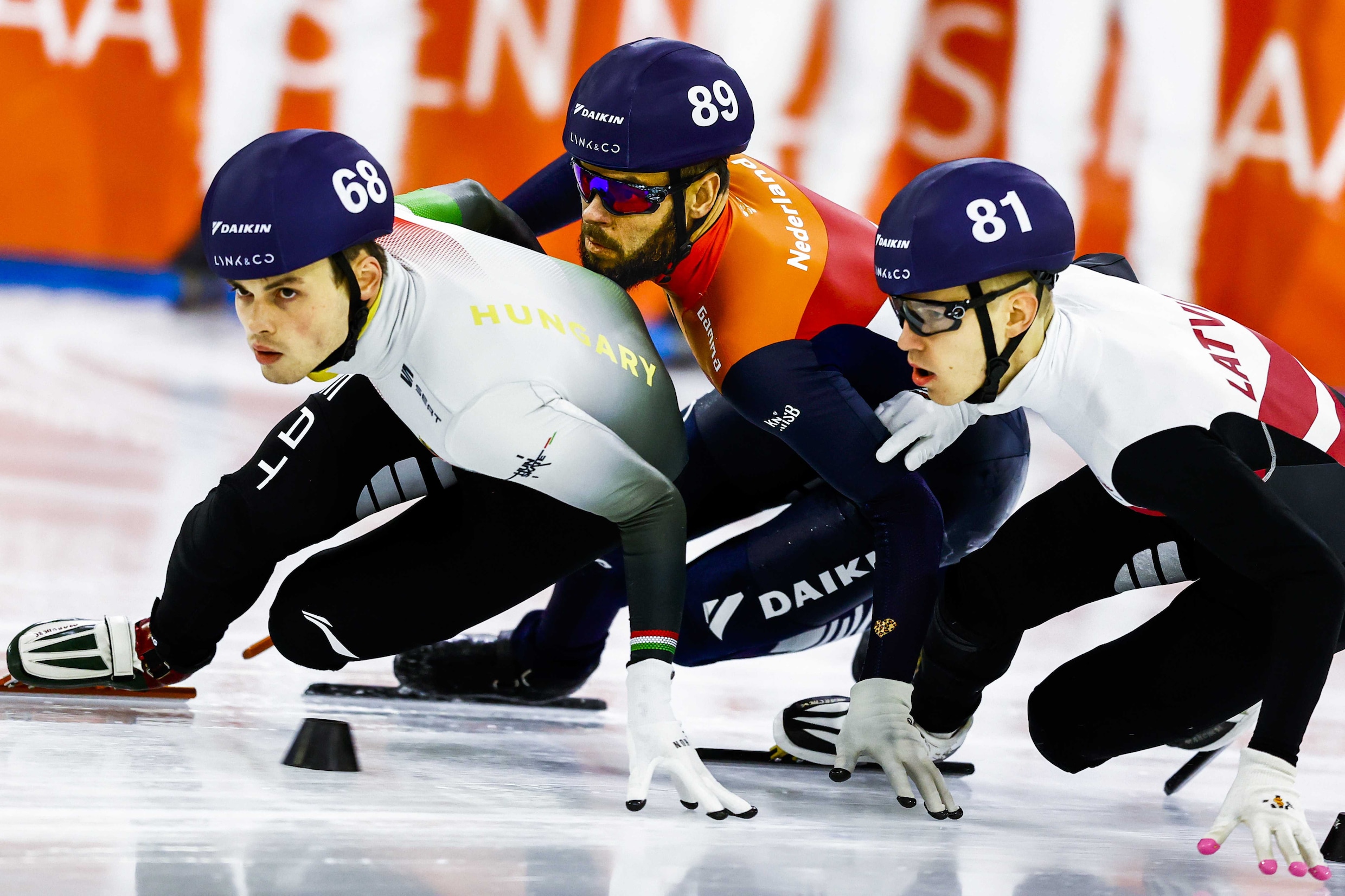 Met de Spelen op komst zijn de jonge shorttrackers wilde honden geworden de Volkskrant