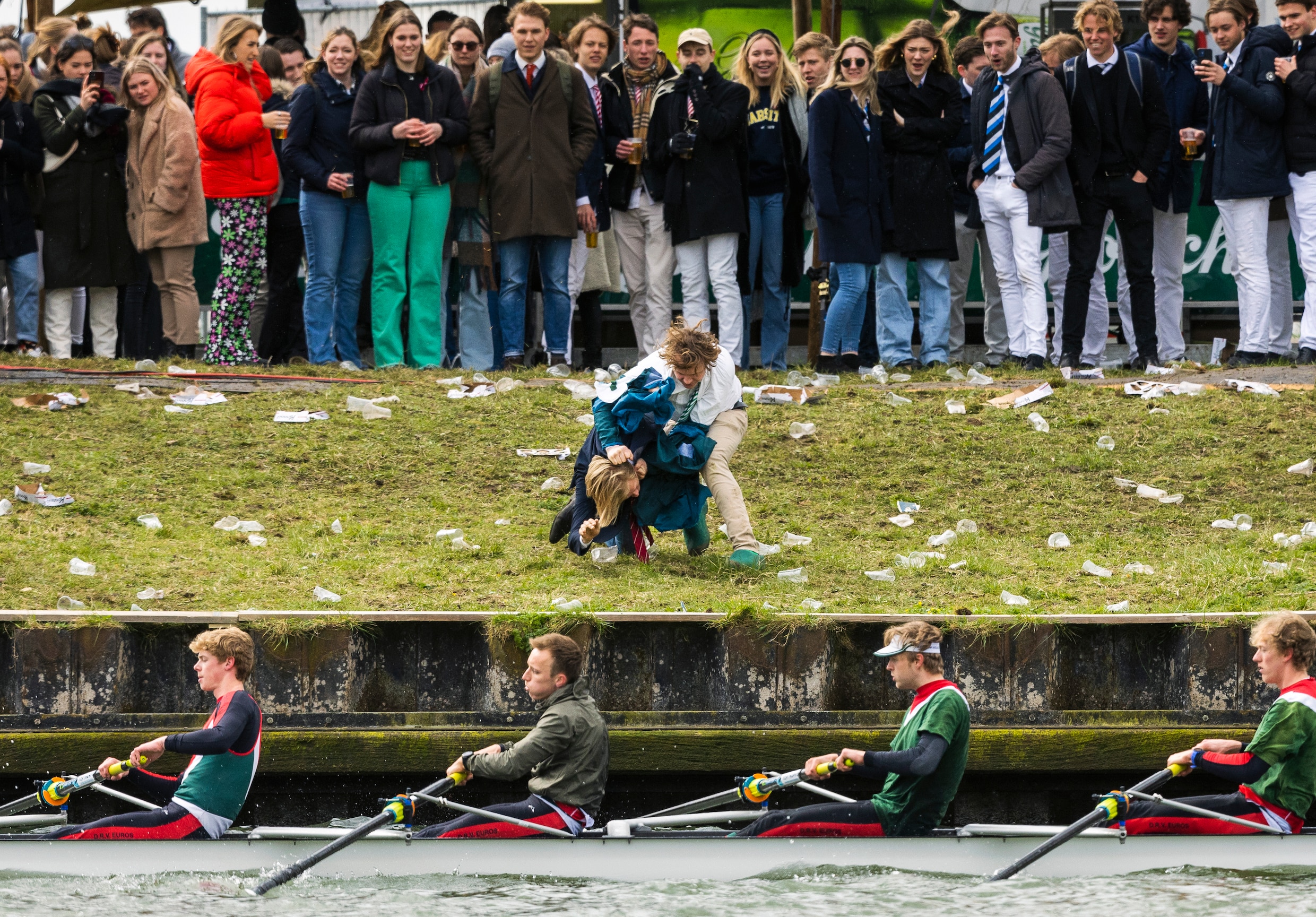 Nereus slaat tussen brassende studenten dubbelslag op Varsity | de ...