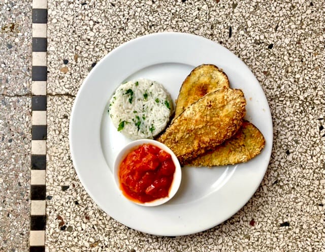 De Volkskeuken Knapperige Aubergine Met Whisky Tomatensaus De Volkskrant