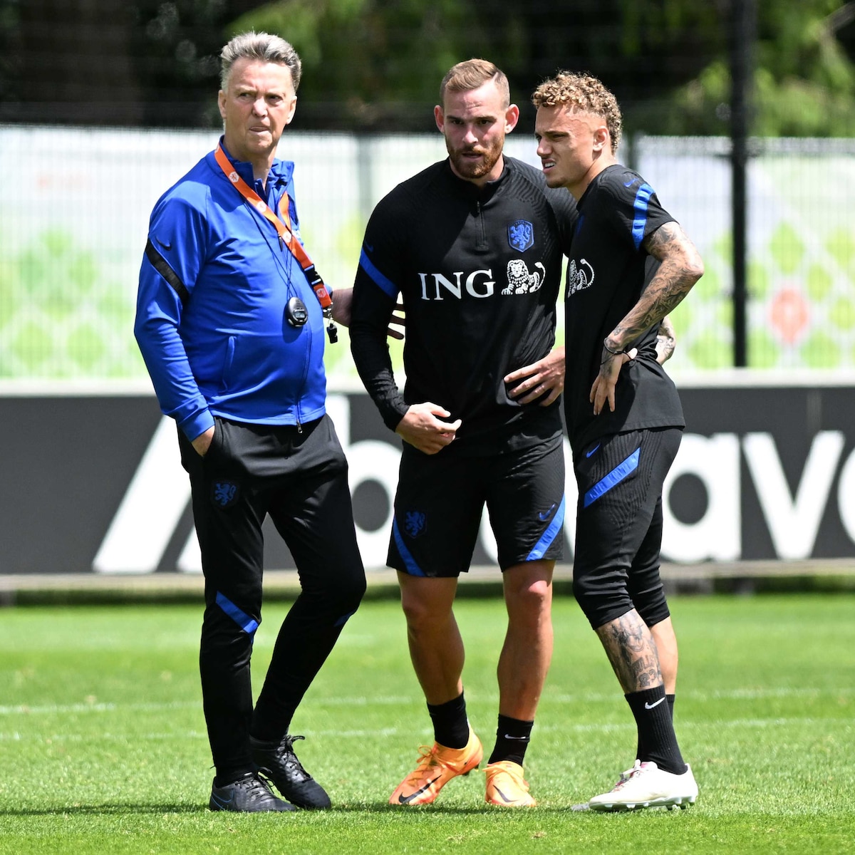 Steeds meer voetbalclubs in zee met cryptobedrijven: zegen of zeepbel? | de  Volkskrant