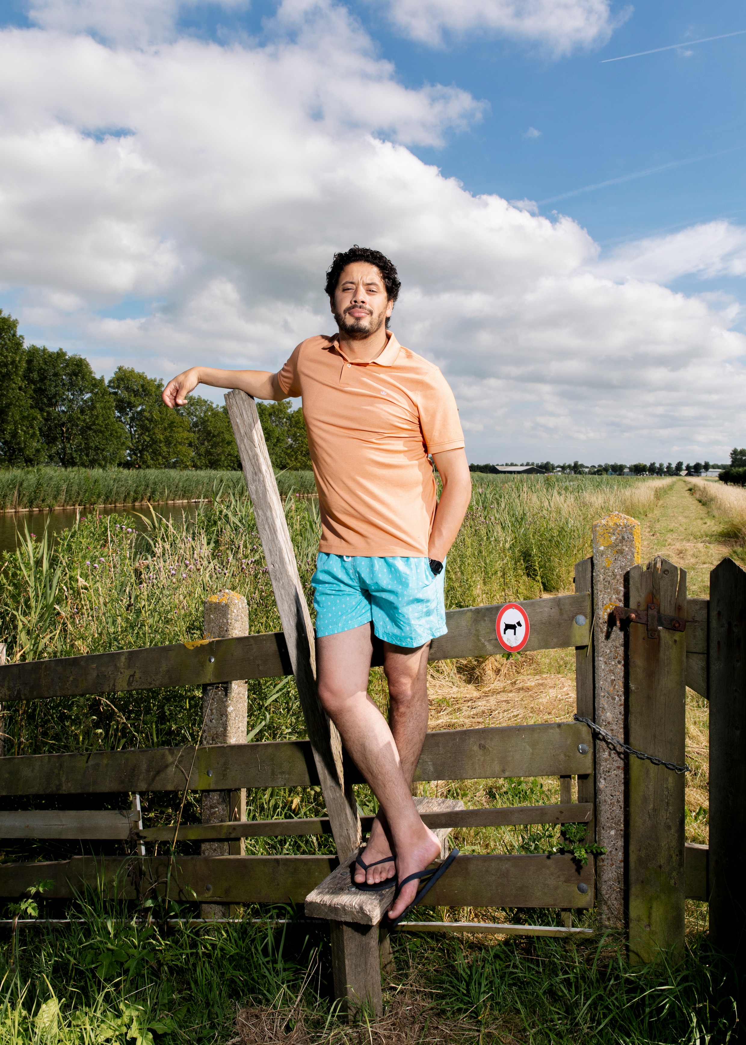 nos-correspondent-mustafa-marghadi-lijkt-supersociaal-maar-is-ook