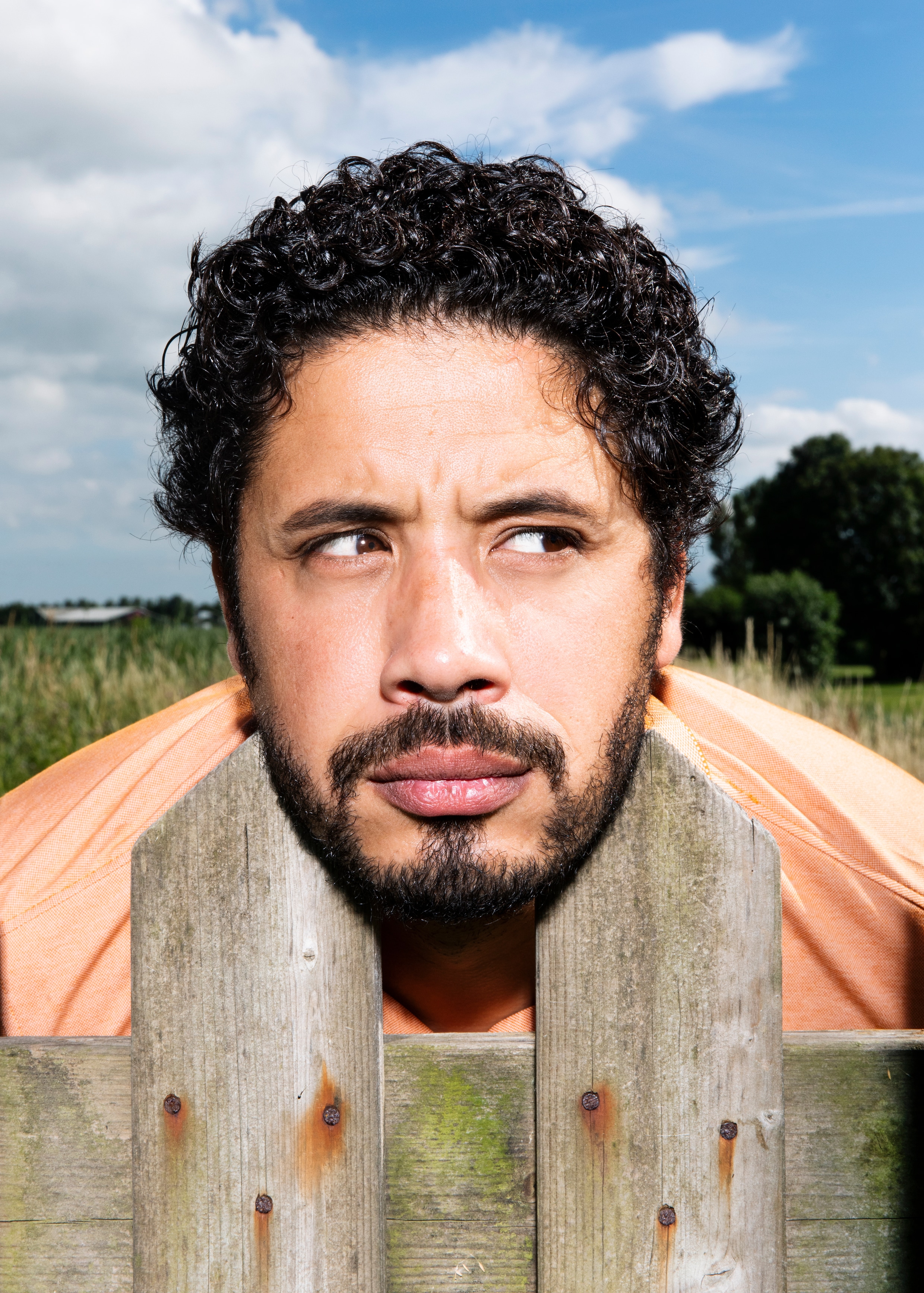 nos-correspondent-mustafa-marghadi-lijkt-supersociaal-maar-is-ook