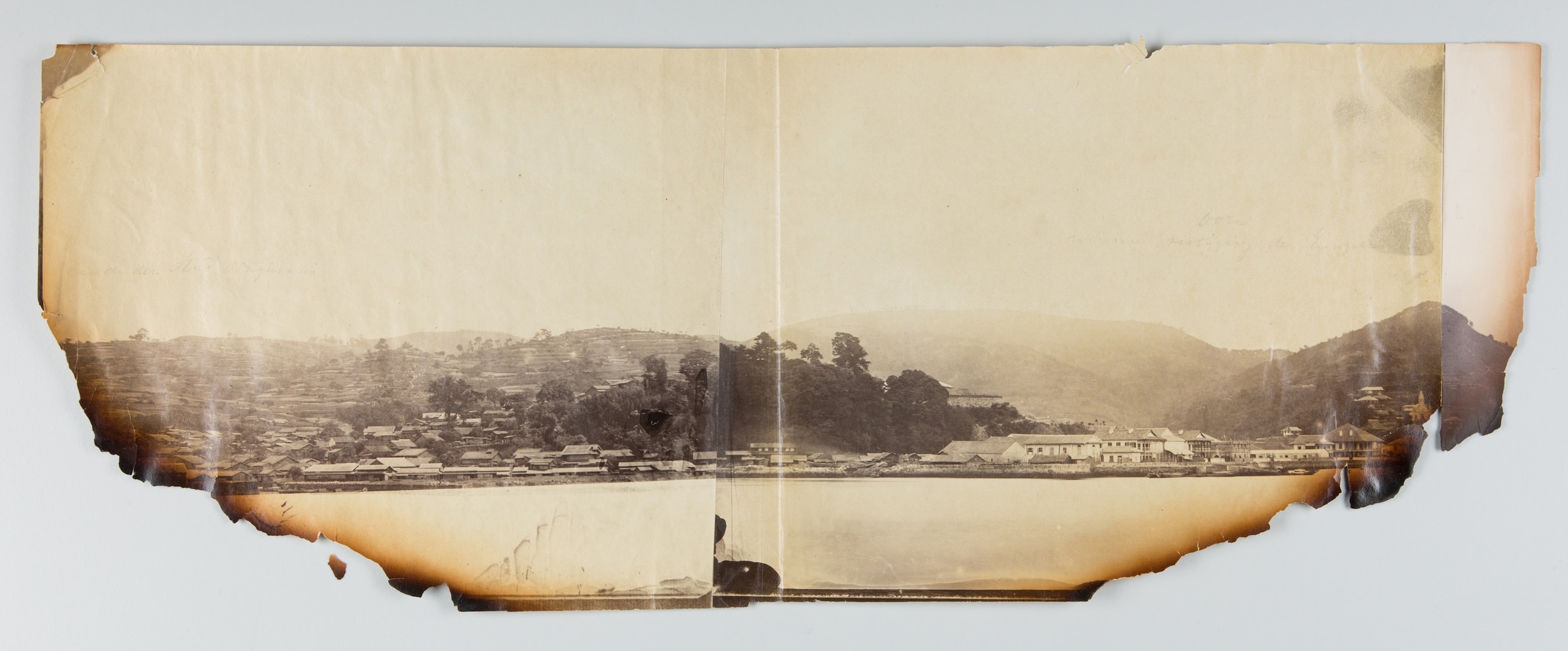 hanatumeページ Deze alleroudste Nederlandse foto's van Japan waren bijna verloren