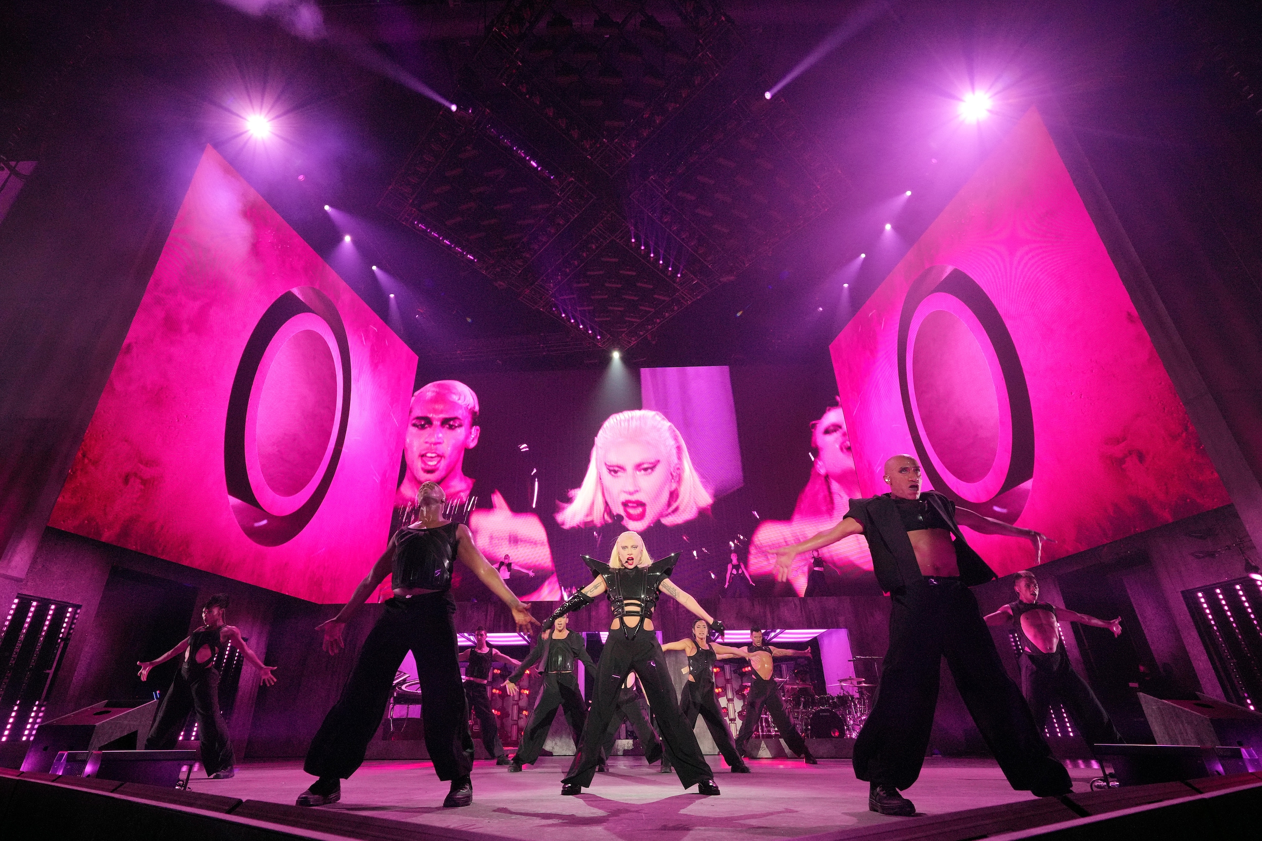 Al die audiovisuele overdaad van Lady Gaga doet vooral wat gedateerd ...