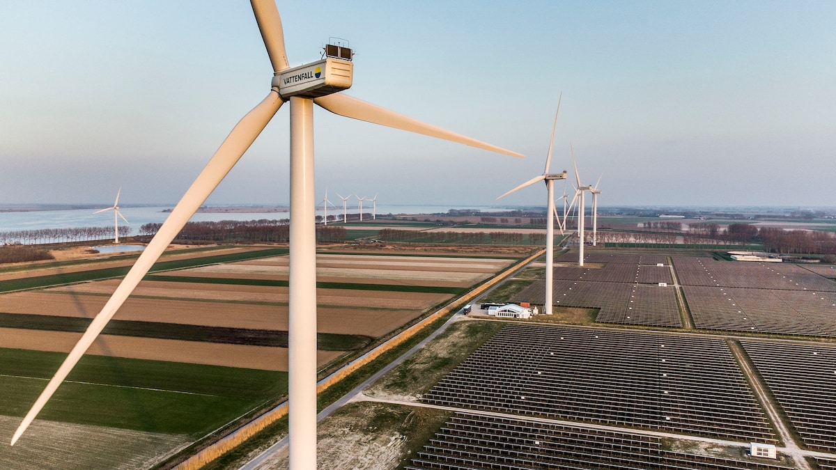 Bouw wind- en zonneparken op land loopt vast, terwijl lokaal opgewekte  energie hard nodig is | de Volkskrant