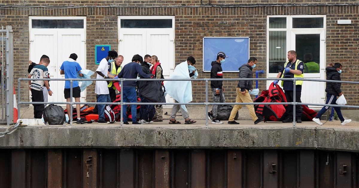 A record number of refugees crossed the English Channel into England