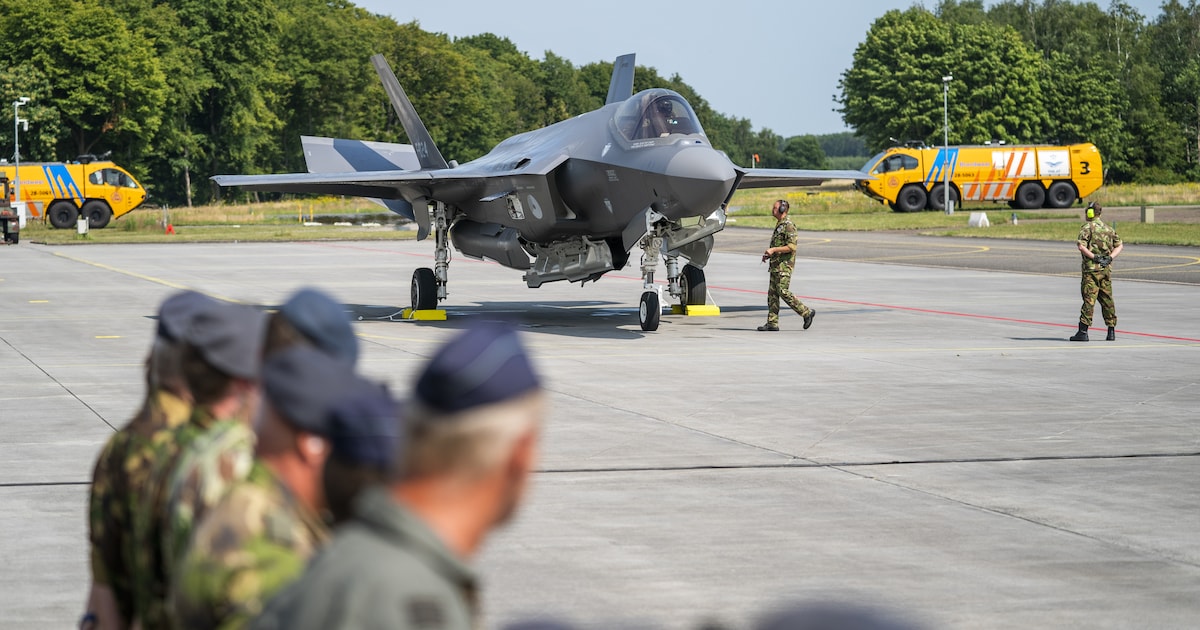 Defensie erkent ‘wapeninzet’ tegen mogelijk vijandige drones boven Volkel en Eindhoven Airport