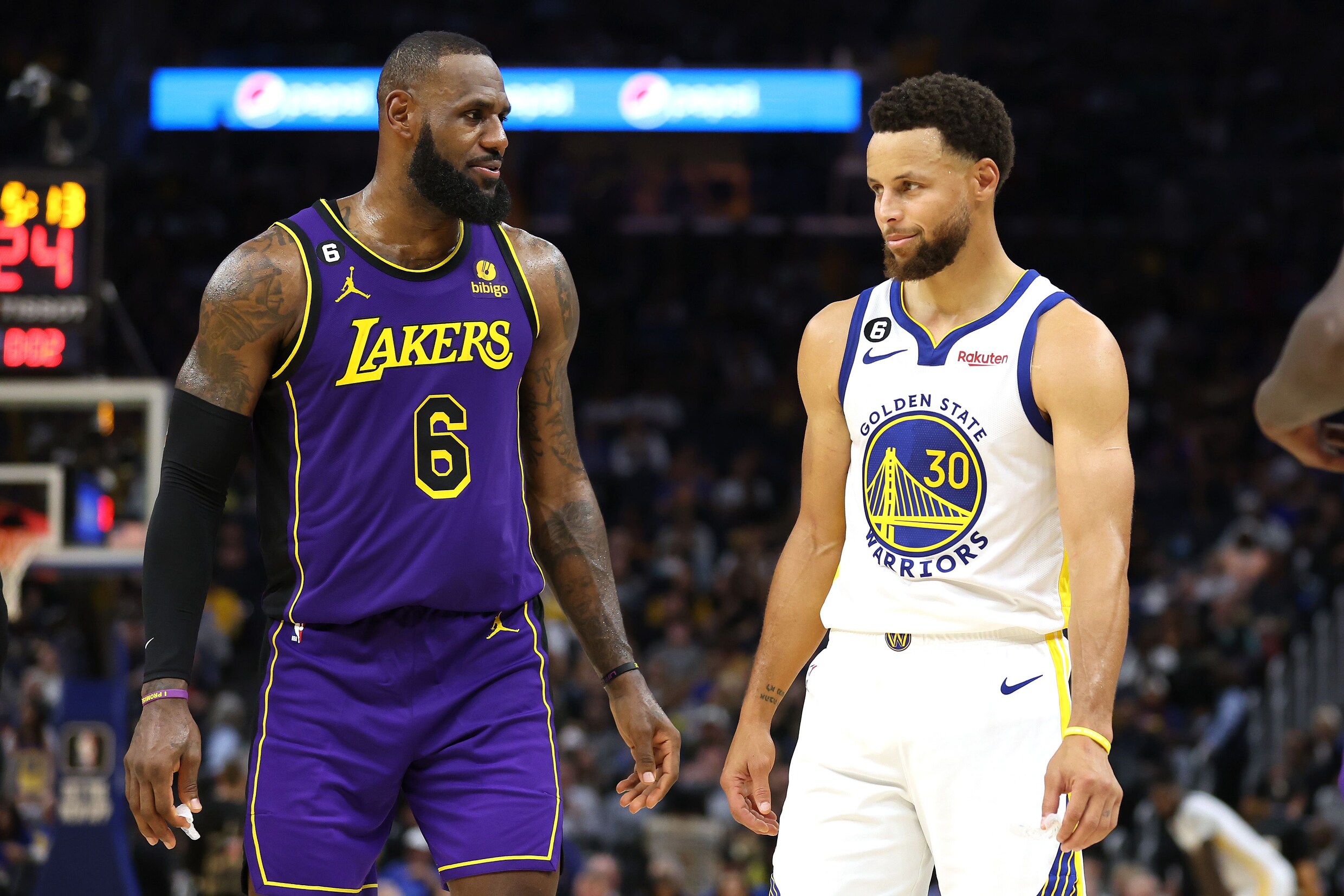 Basketballegende LeBron James voelt de klok nu echt tikken | de Volkskrant