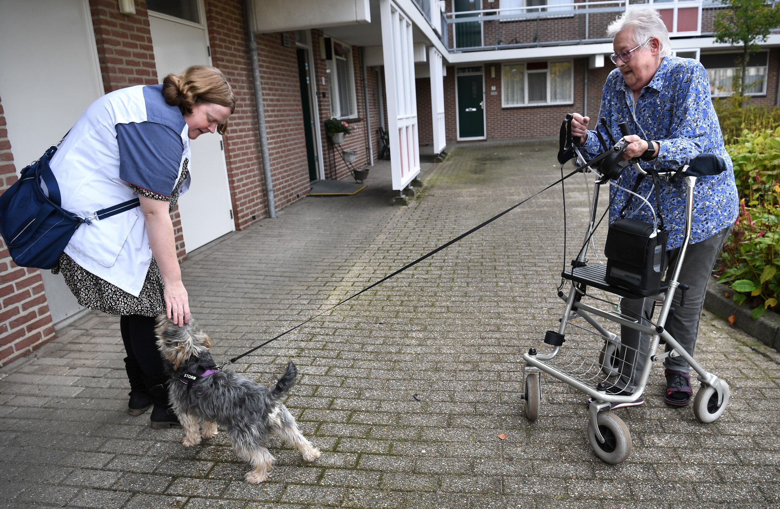 Hulpbehoevende met hoger inkomen betaalt vanaf 2025 hogere eigen