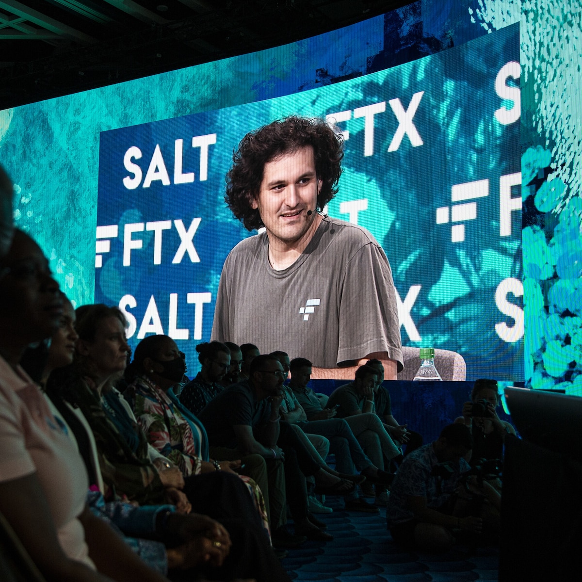 Debacle bij handelsplatform FTX blijft schokgolven door de cryptowereld  sturen | de Volkskrant