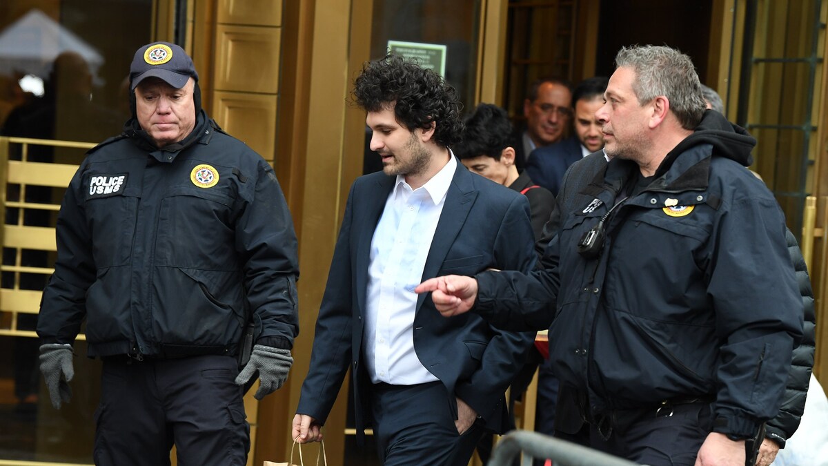 Wall Street Journal: oprichter failliete cryptobeurs FTX pleit onschuldig |  de Volkskrant