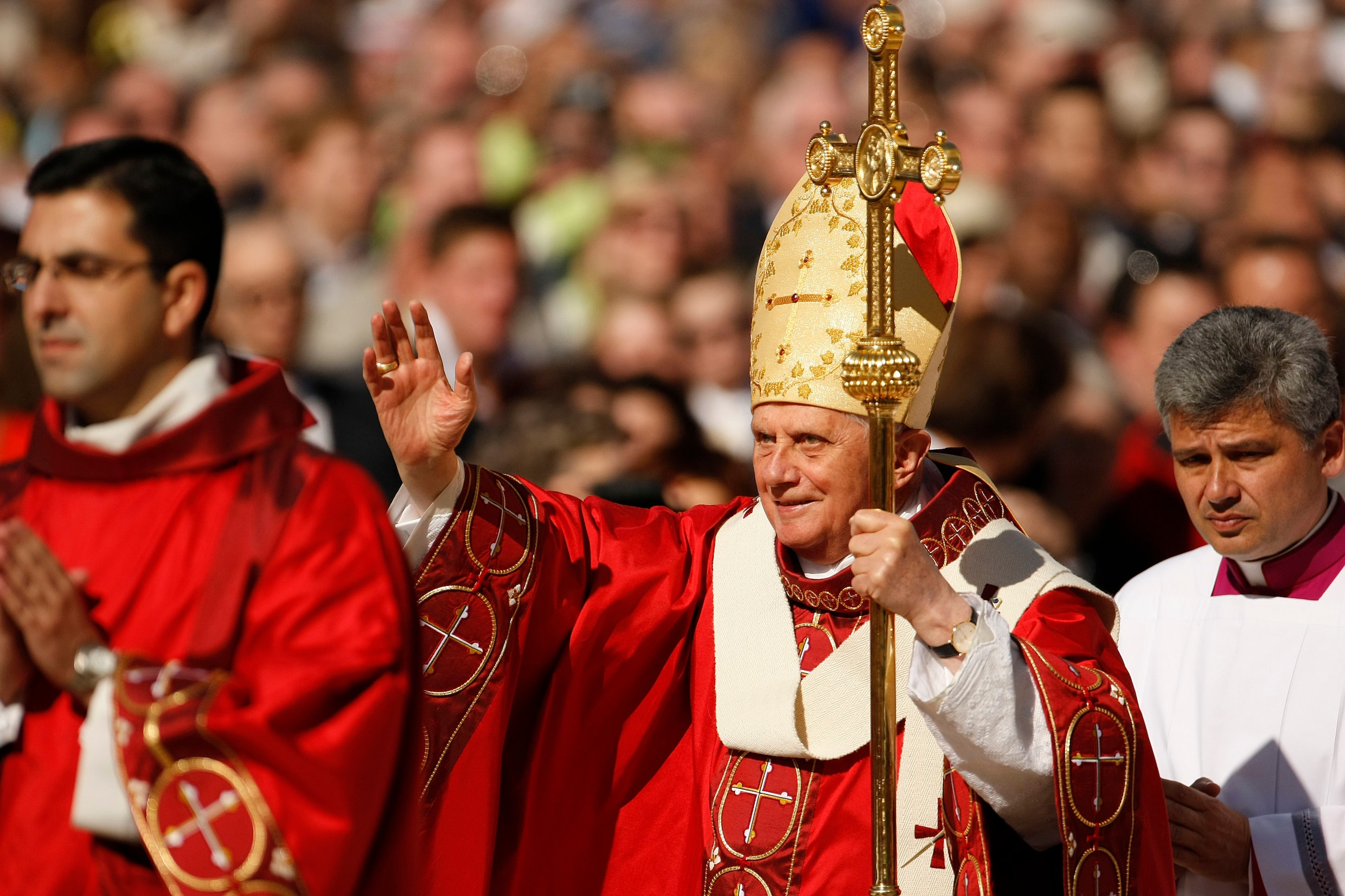 wereldleiders-eren-overleden-paus-emeritus-benedictus-hij-was-een