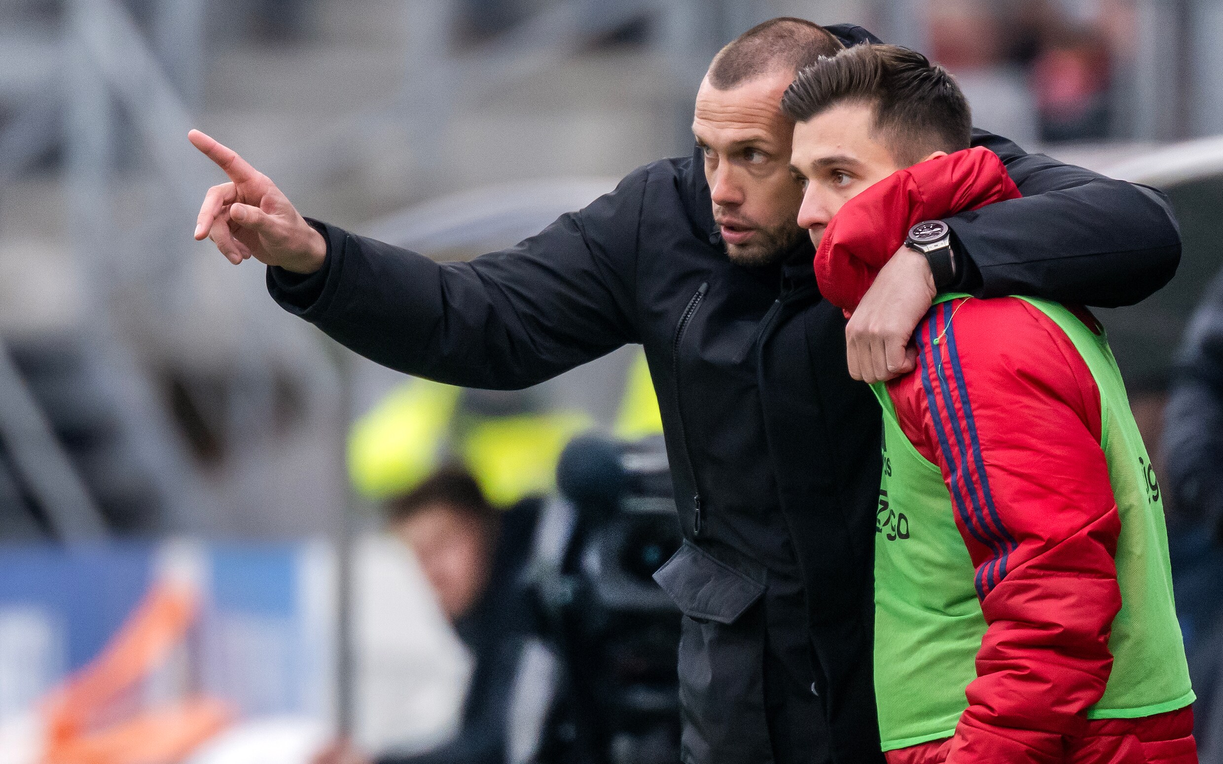 Heitinga Start Als Coach Van Ajax Met Een Bak Vol Krediet Bij De Fans ...