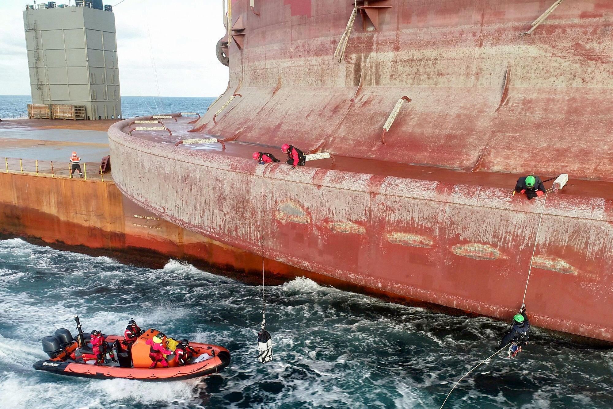 Britse milieuorganisatie klaagt directie Shell persoonlijk aan om ...