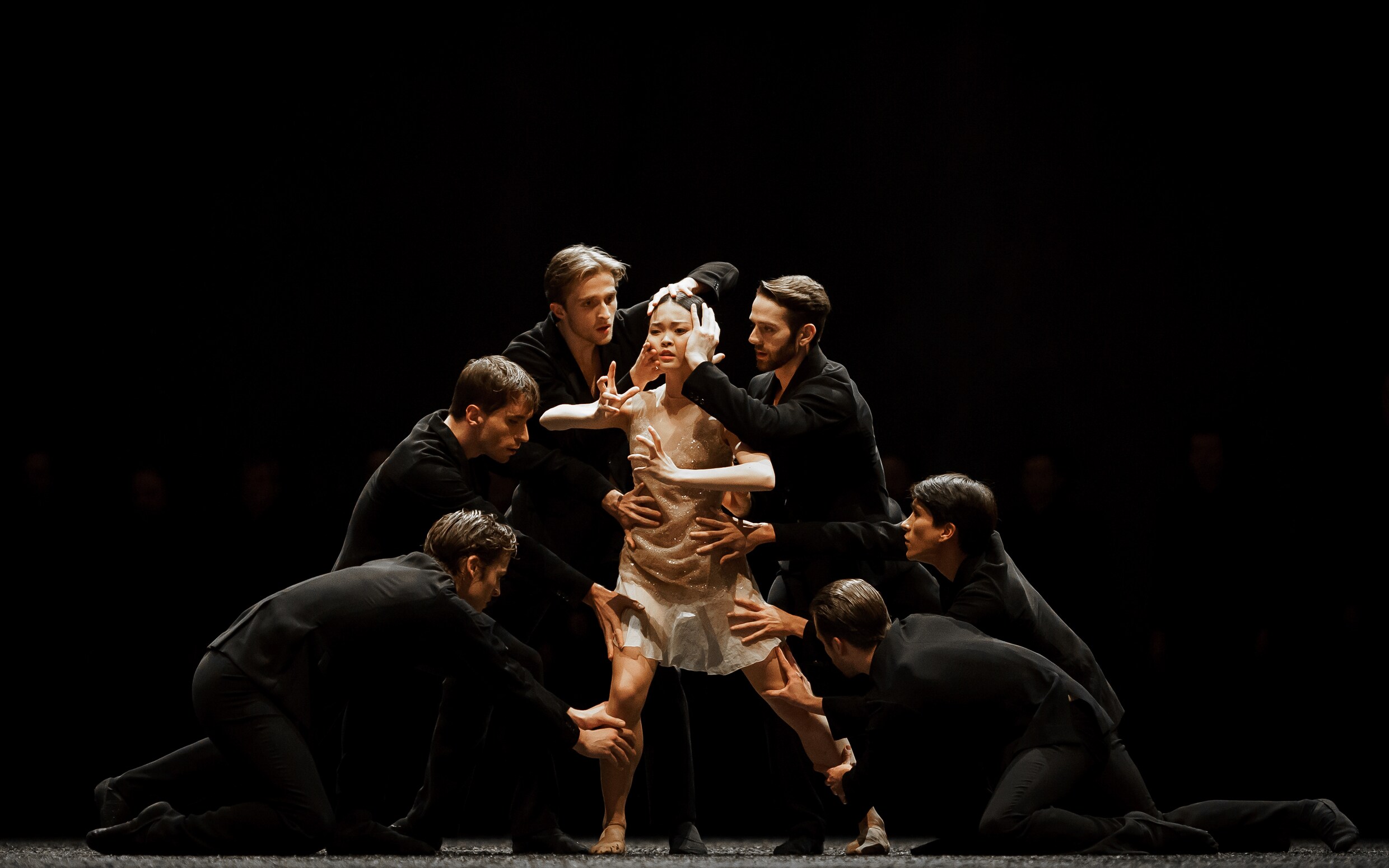 De naadloze interactie tussen opera en ballet levert wonderschone ...