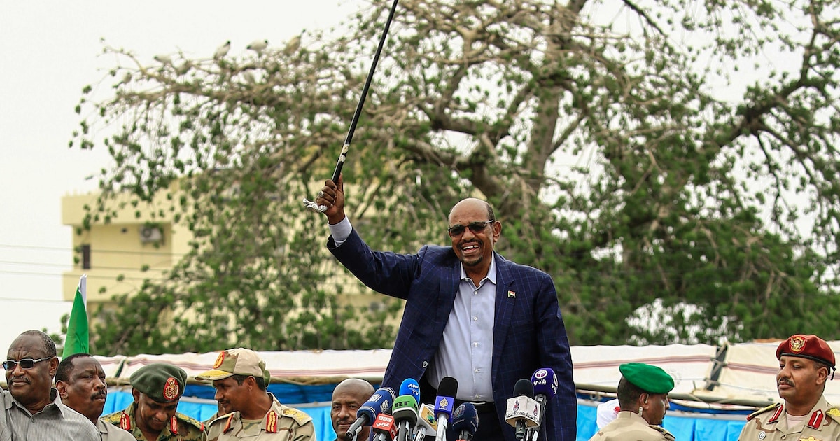 Ouddictator alBashir het middelpunt van propagandastrijd in Soedan