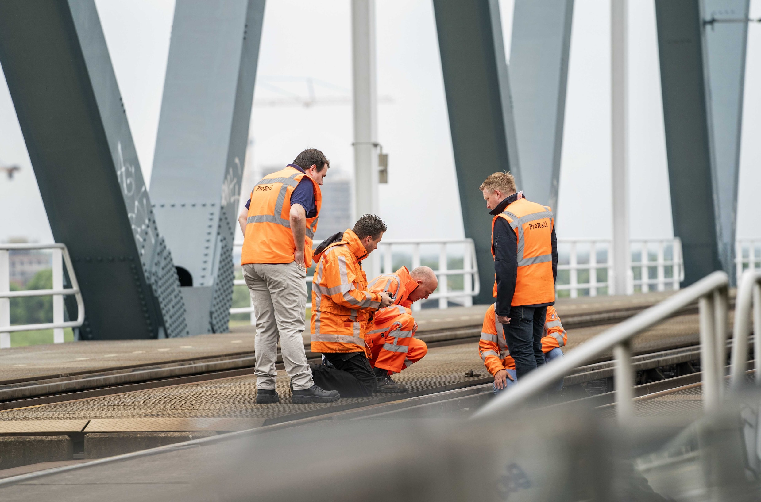 Spoorbrug Bij Nijmegen Donderdag Toch Open: Herstelwerkzaamheden Worden ...