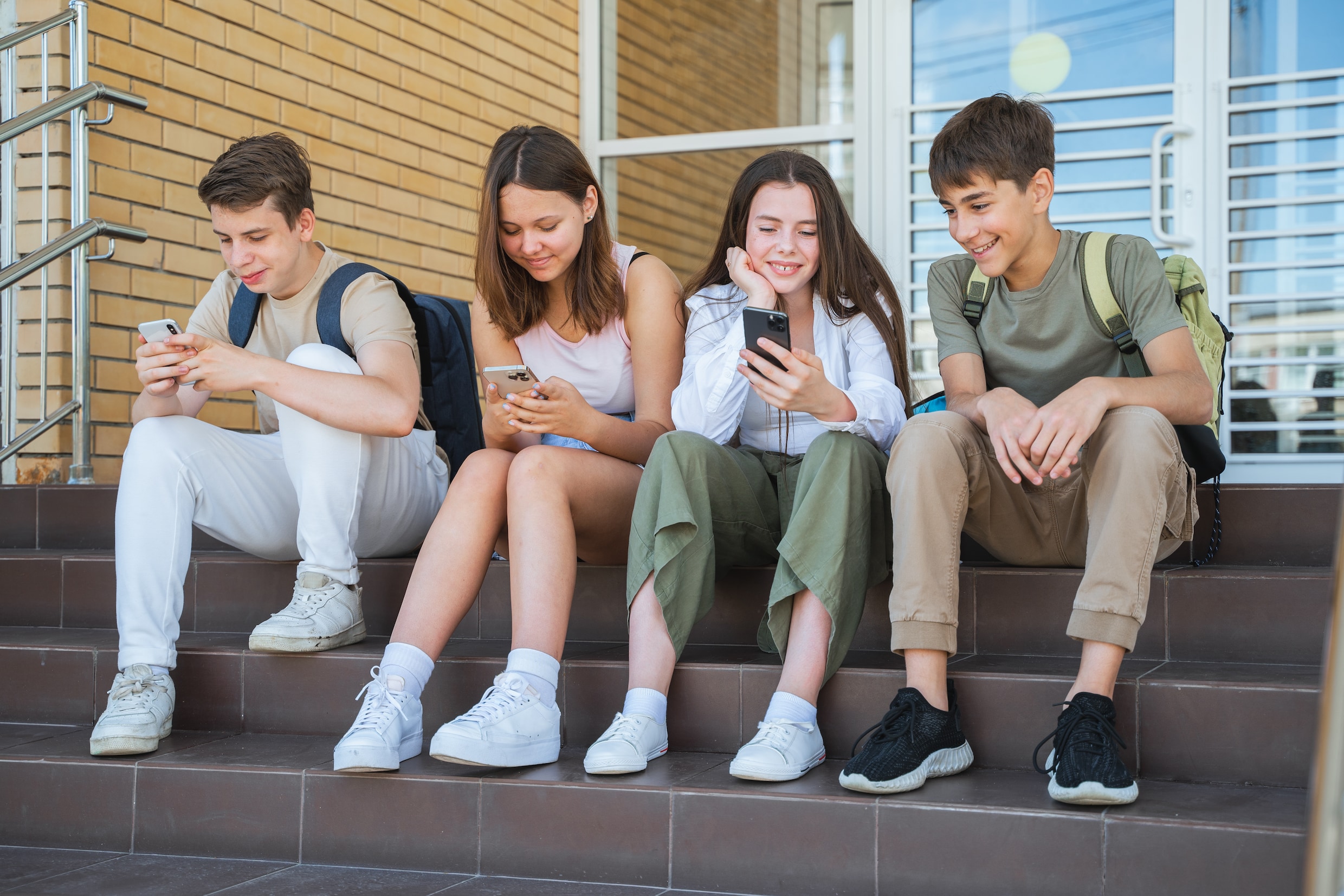 De Speld: Scholieren mogen alleen mobieltje in de klas om op LinkedIn ...