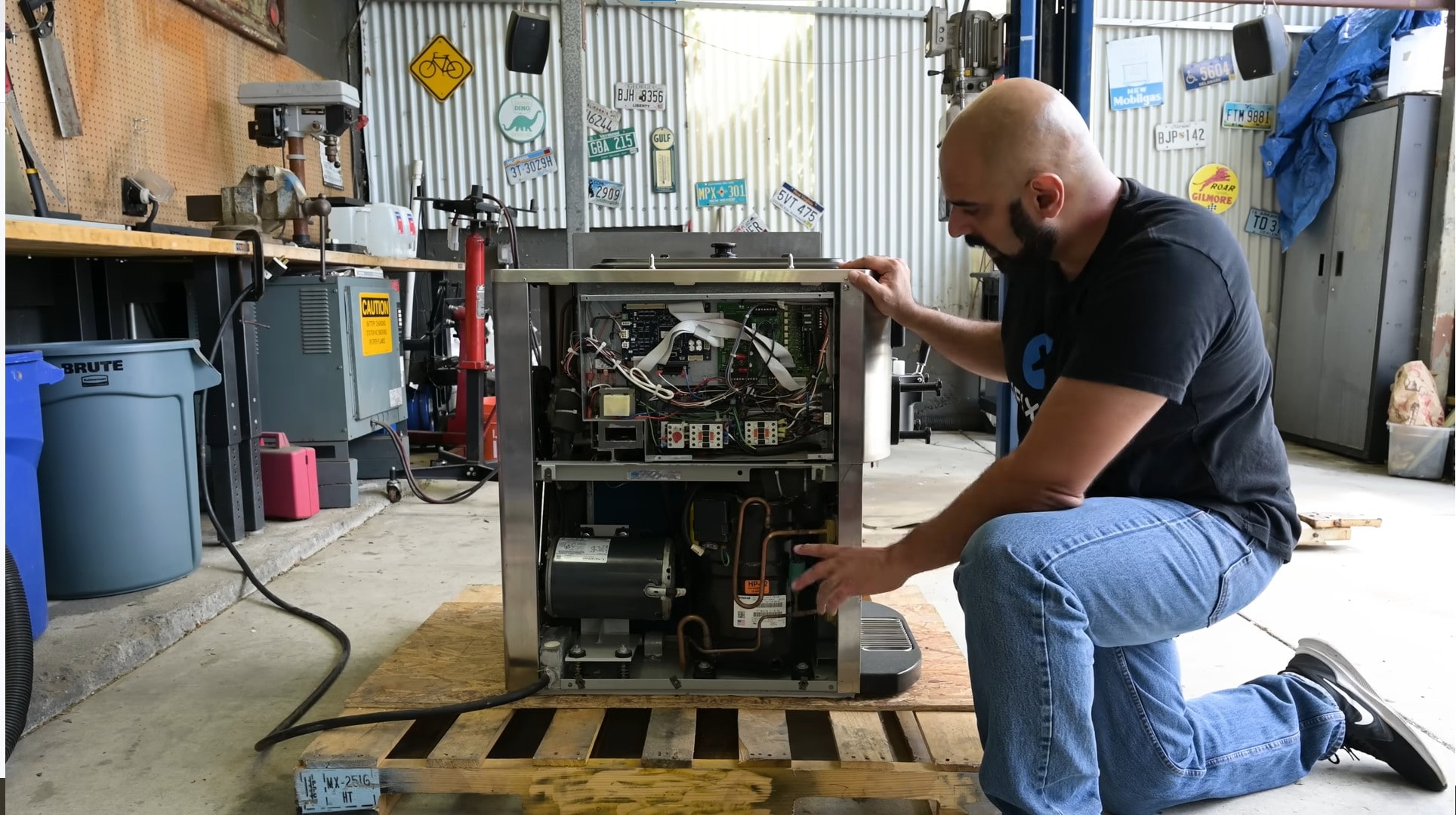 What does the EU battery regulation require?