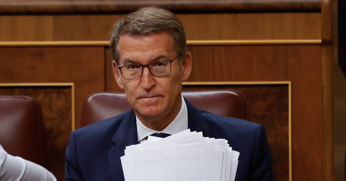 El líder de la oposición española está intentando formar un nuevo gobierno, el presidente Sánchez ya está esperando entre bastidores