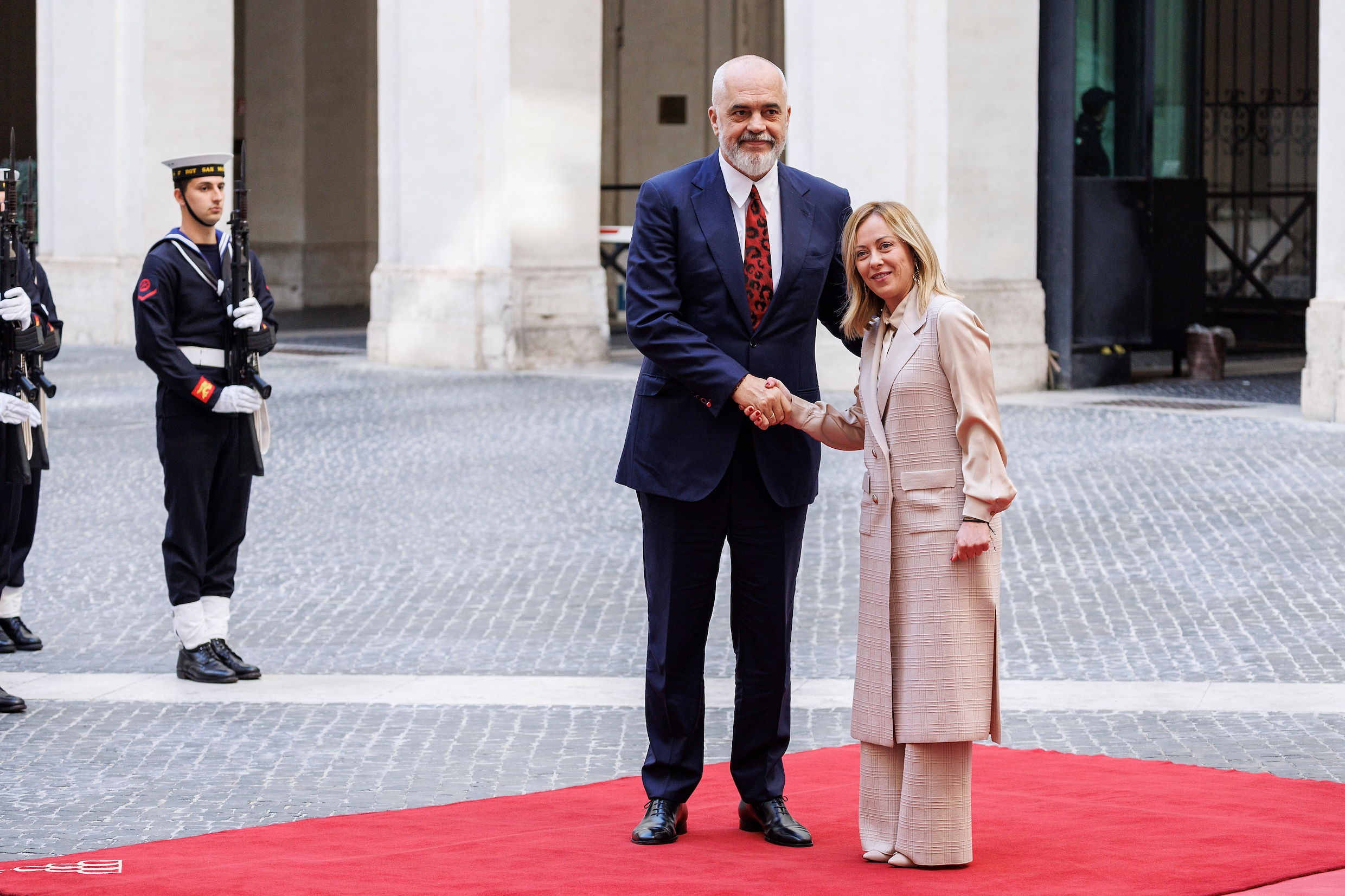 Italië sluit deal met Albanië over de opvang van vluchtelingen die ...