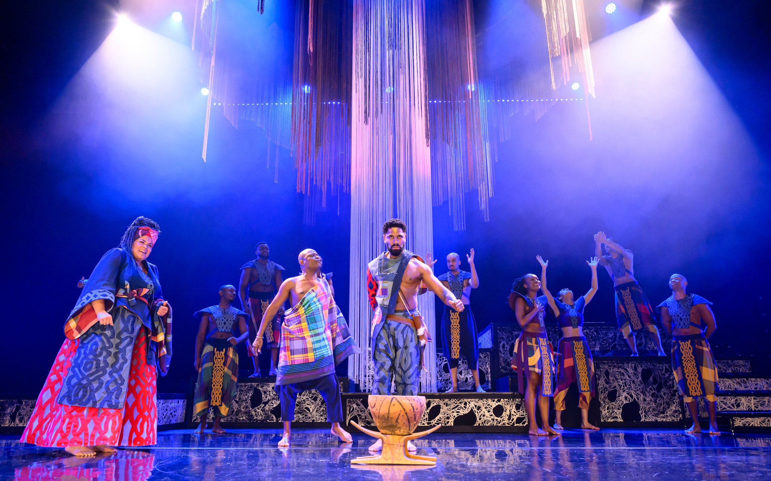 Met vurig ensemblespel wordt in ‘Boni – De musical’ de Surinaamse ...