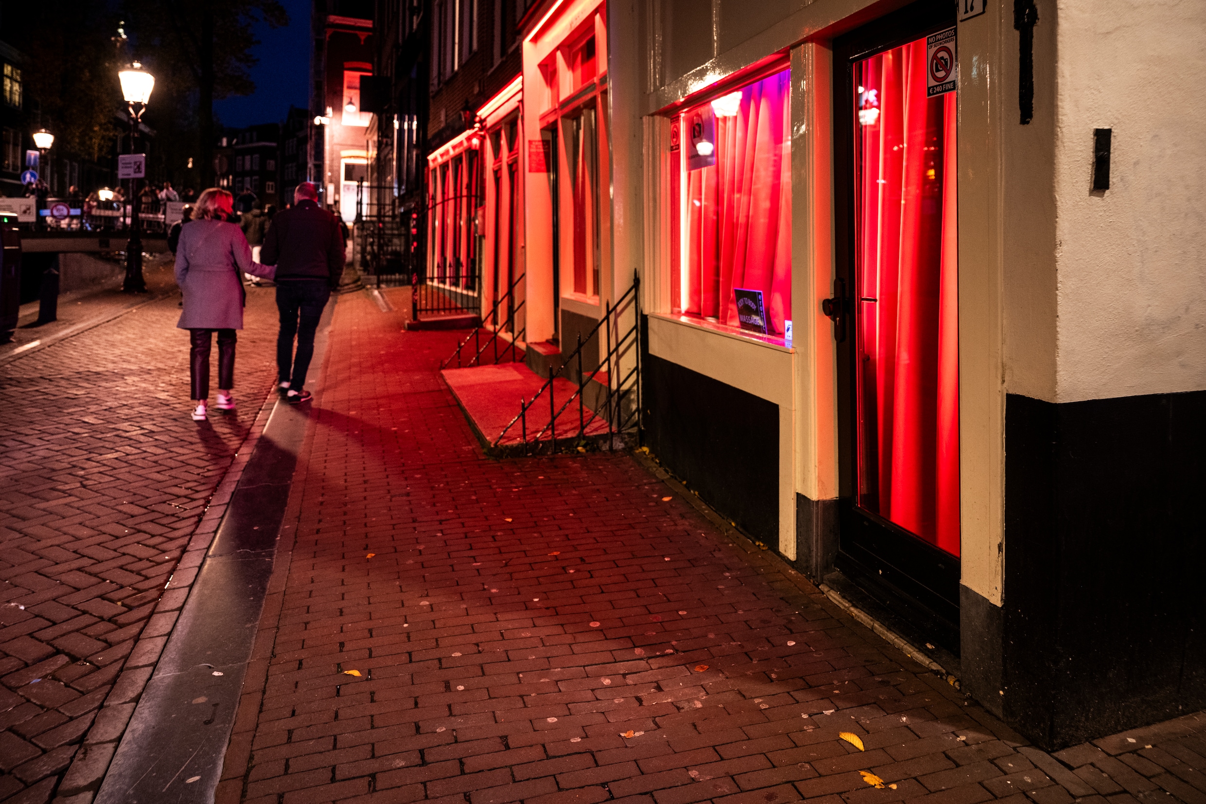 Sekswerkers willen niet weg van de Wallen ‘Ik voel me hier juist my