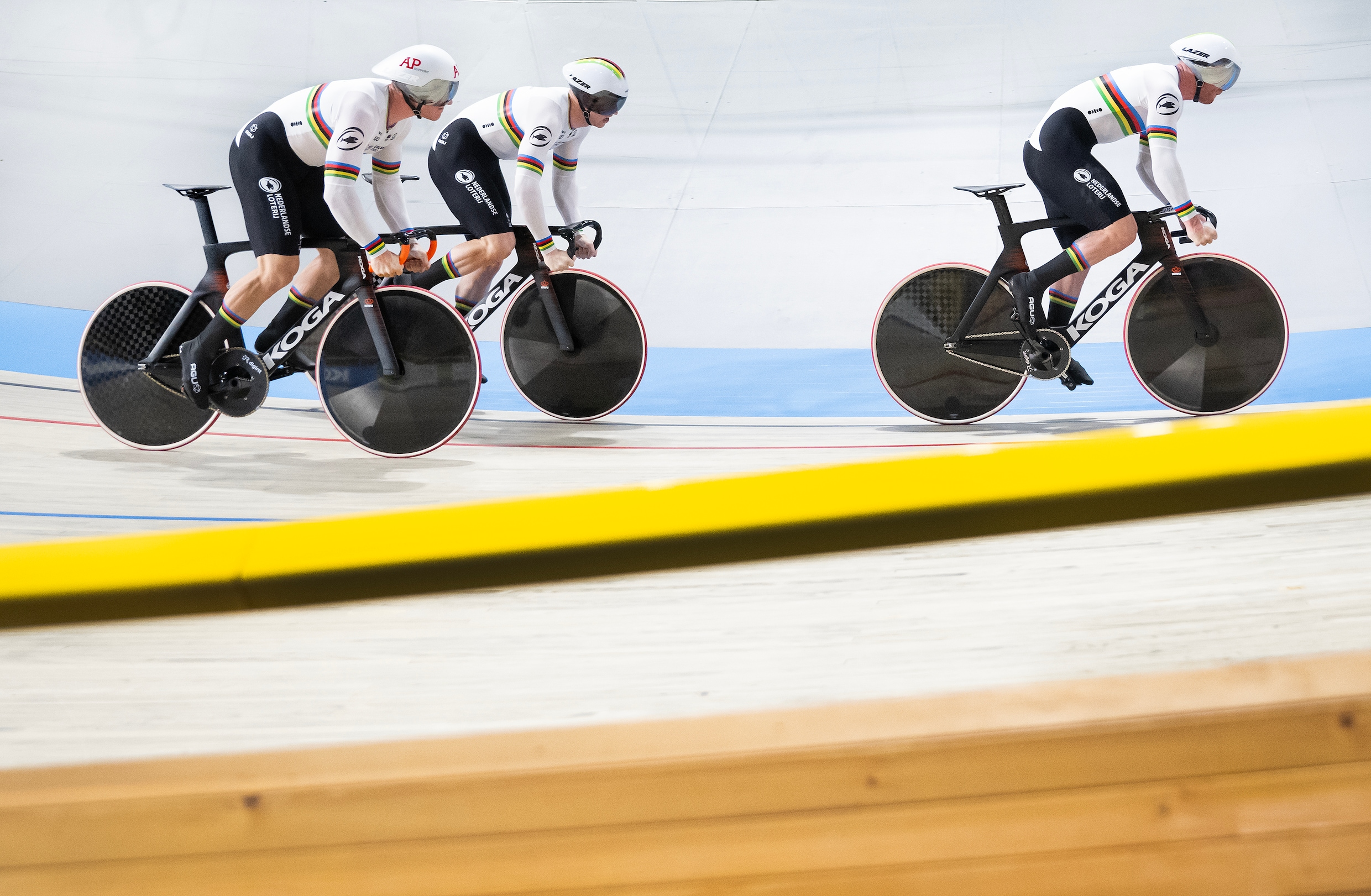 Met gouden race op EK baanwielrennen strijken Nederlandse teamsprinters ...