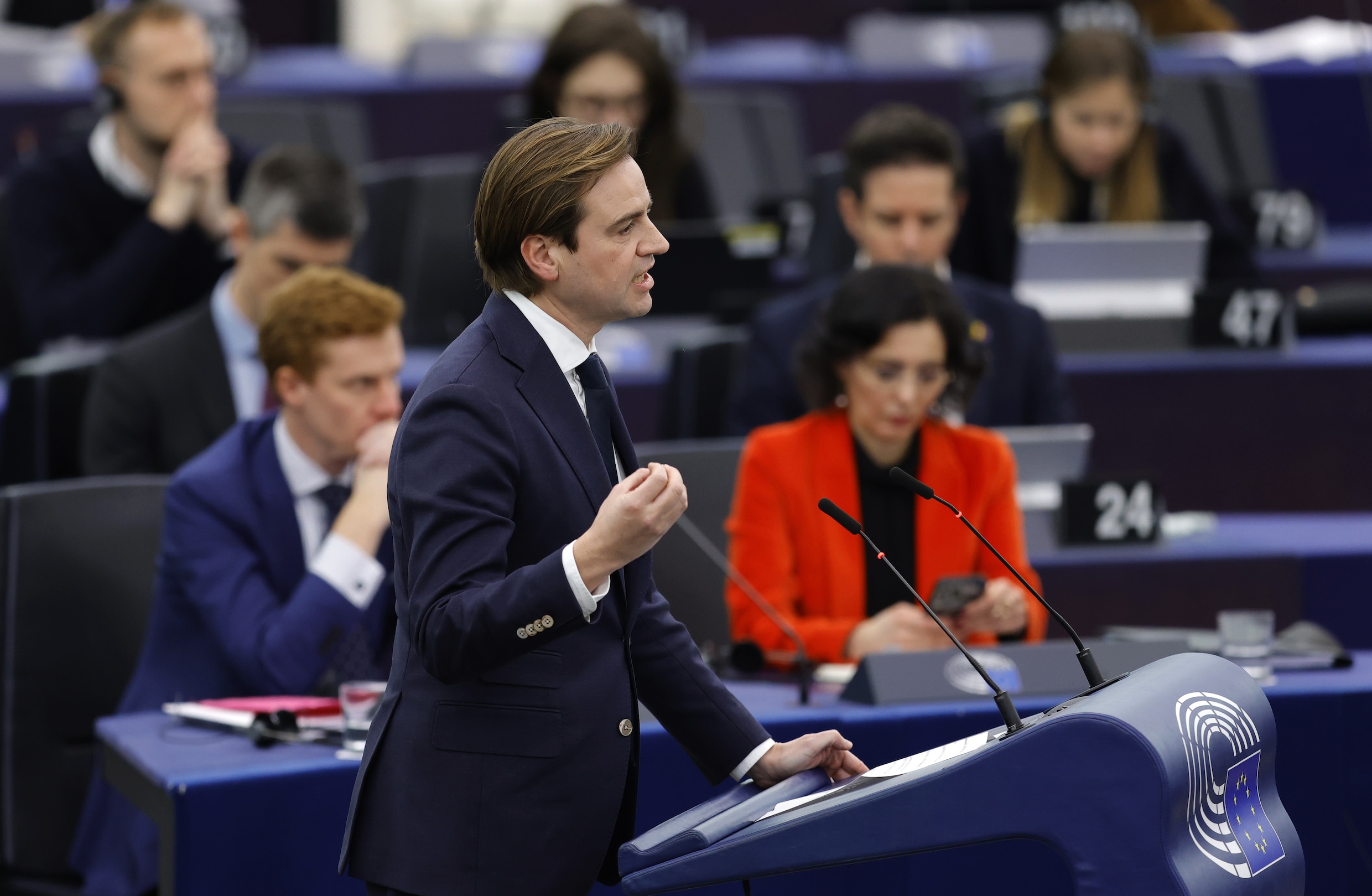 VVD’er Azmani ziet af van leiderschap Europese liberalen na kritiek D66 ...