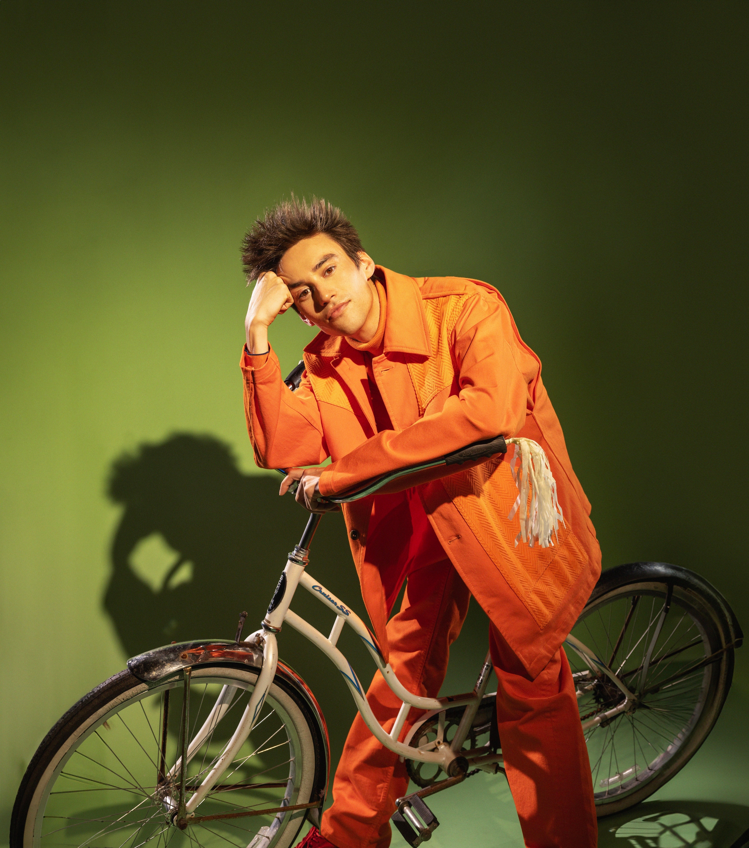 Wat sushi, Crocs en Bach betekenen voor muzikant Jacob Collier: ‘Hij is ...