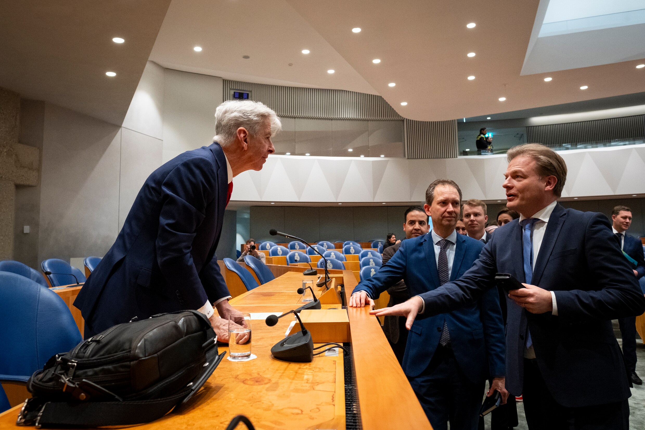 Live politiek: Ronald Plasterk trekt zich terug als kandidaat-premier ...