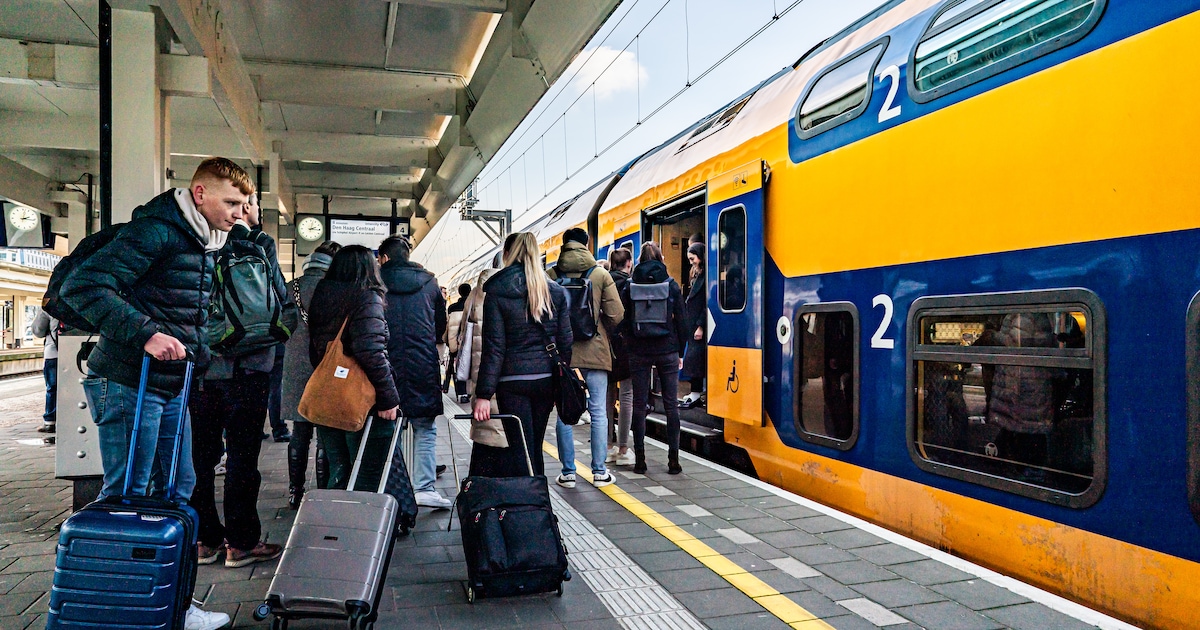 Treinen Staan Zaterdag Drie Minuten Stil Uit Protest Tegen Geweld Op ...