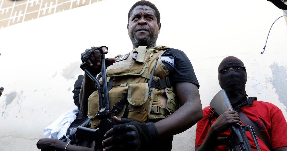 Jimmy ‘Barbecue’ Chérizier zou tegenstanders levend verbranden en presenteert zichzelf nu als