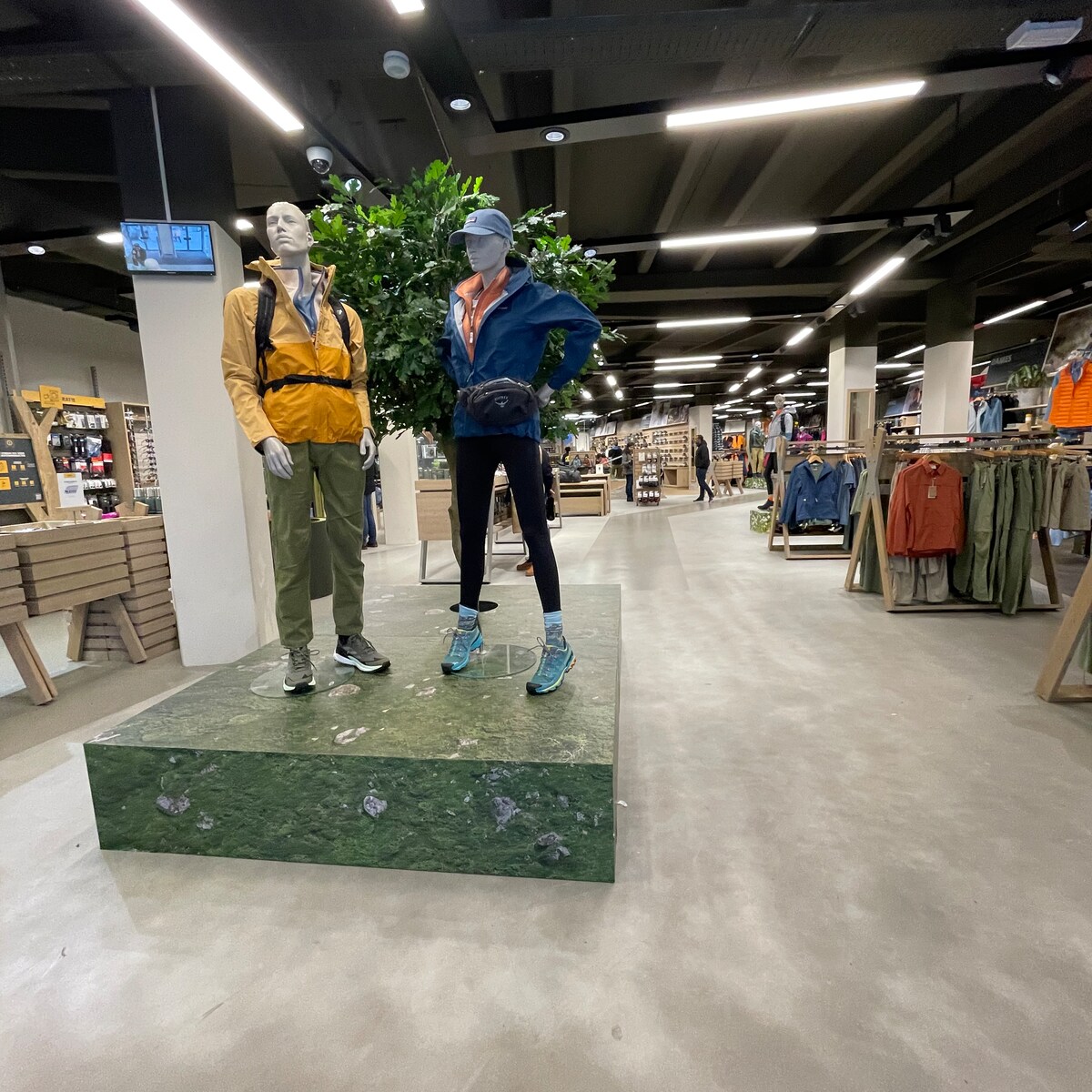 Ook als je favoriete buitenactiviteit weer terug naar binnen gaan is heb je wat aan de kleding bij Bever de Volkskrant