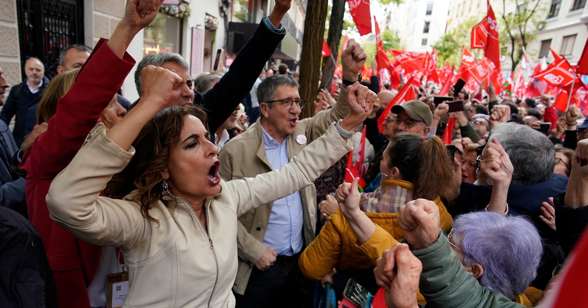 Na periode van radiostilte hoort Spanje of premier Sánchez aftreedt of niet: 'Politici zijn ook mensen met gevoelens' - de Volkskrant