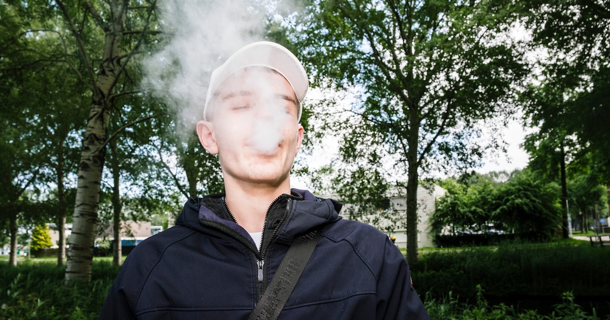 Opinie: Roken en vapen veroorzaken meer ziekte en doden dan vuurwerk, maar de politieke aandacht bli