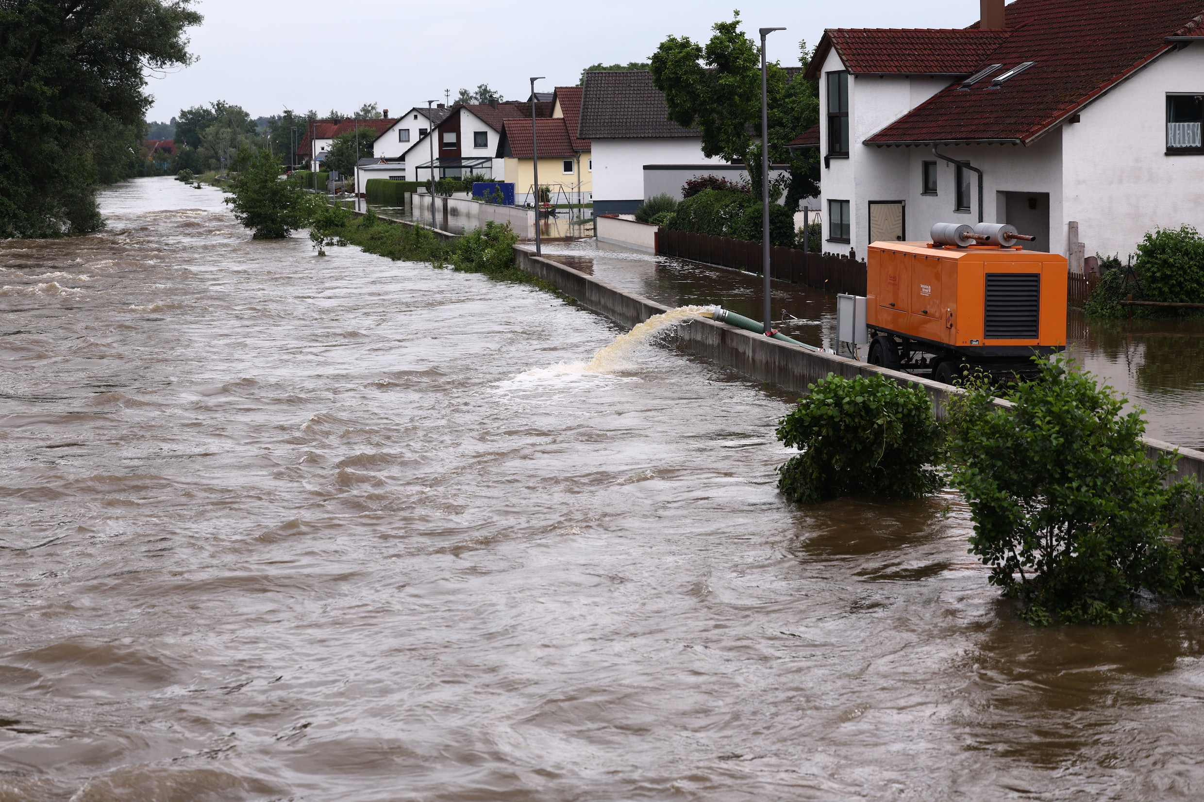 ‘Onvoorstelbare’ regenval in Zuid-Duitsland nog altijd niet ten einde ...